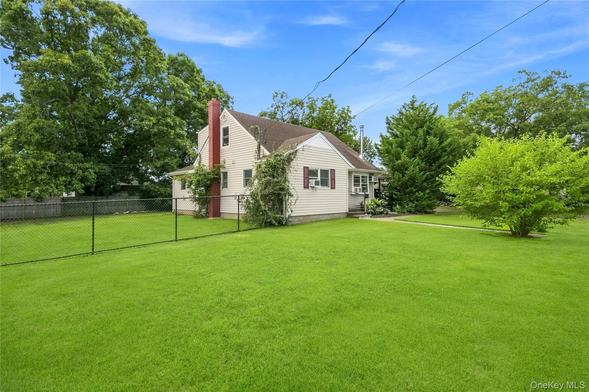2 Seminole Drive Property Photo 1