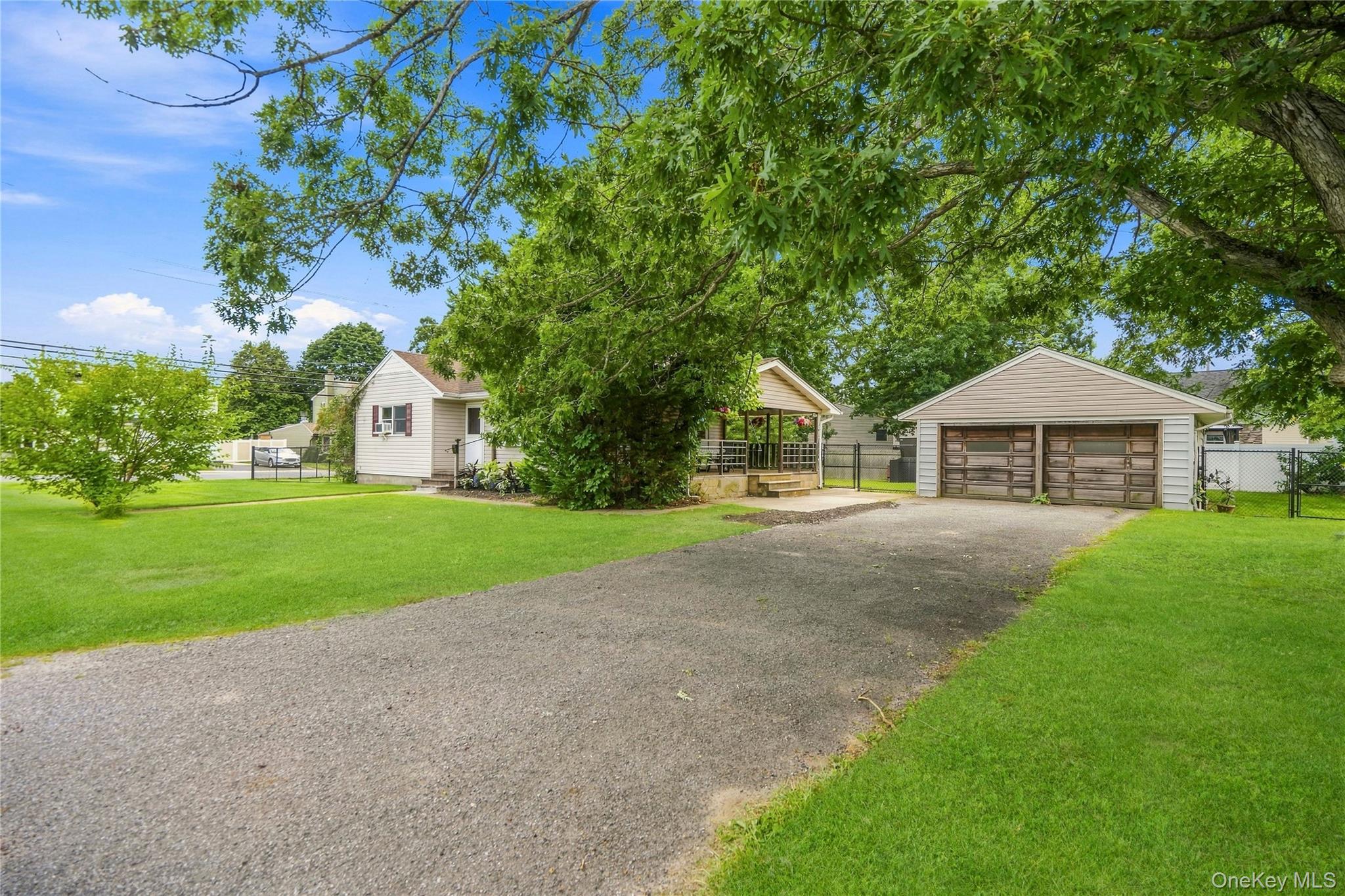 2 Seminole Drive Property Photo 2