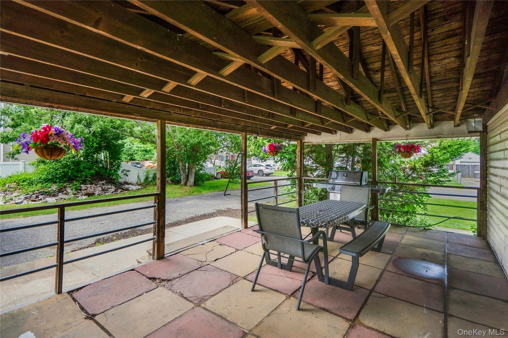 2 Seminole Drive Property Photo 3