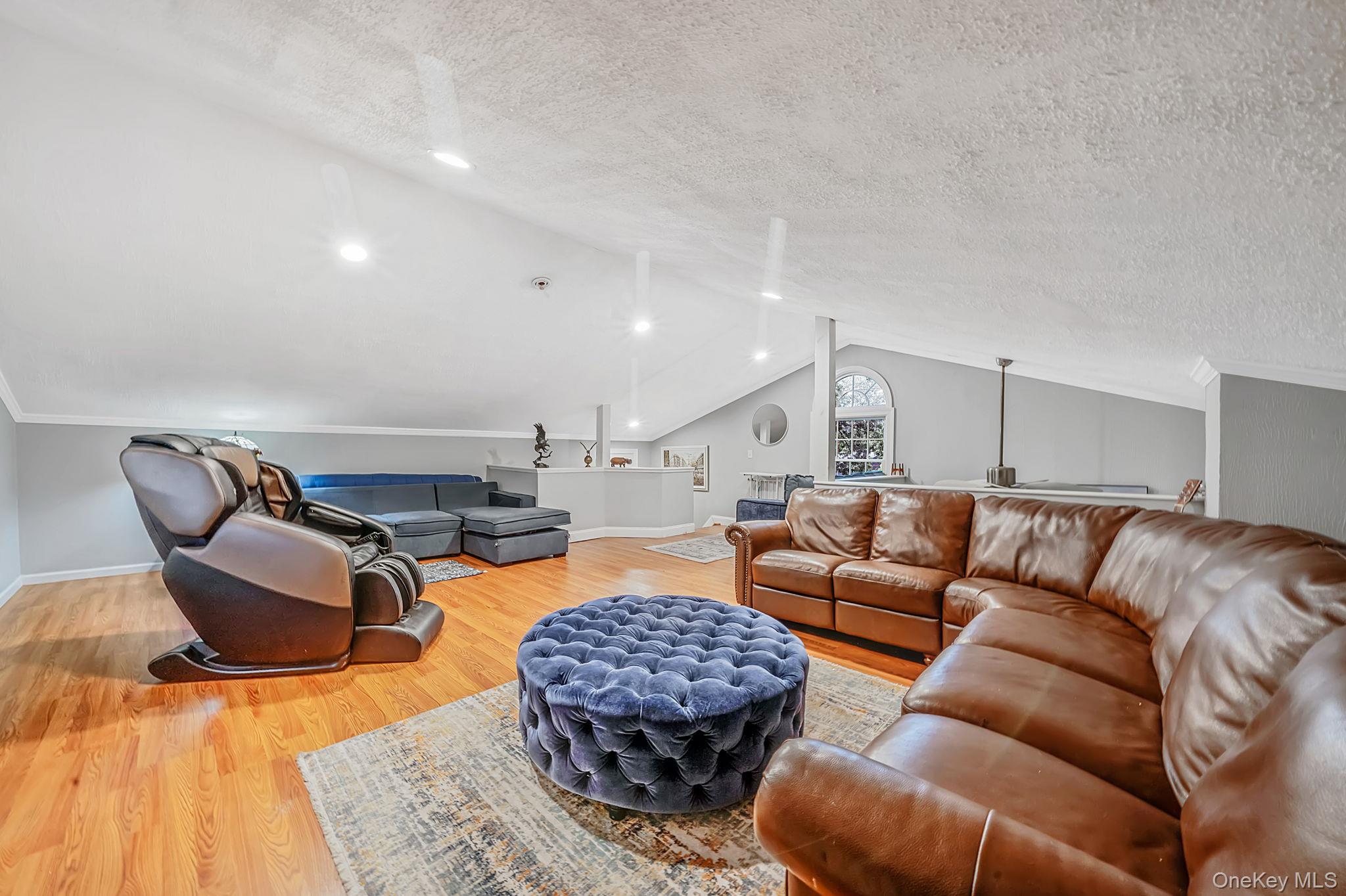 208 Avenue C Property Photo 20