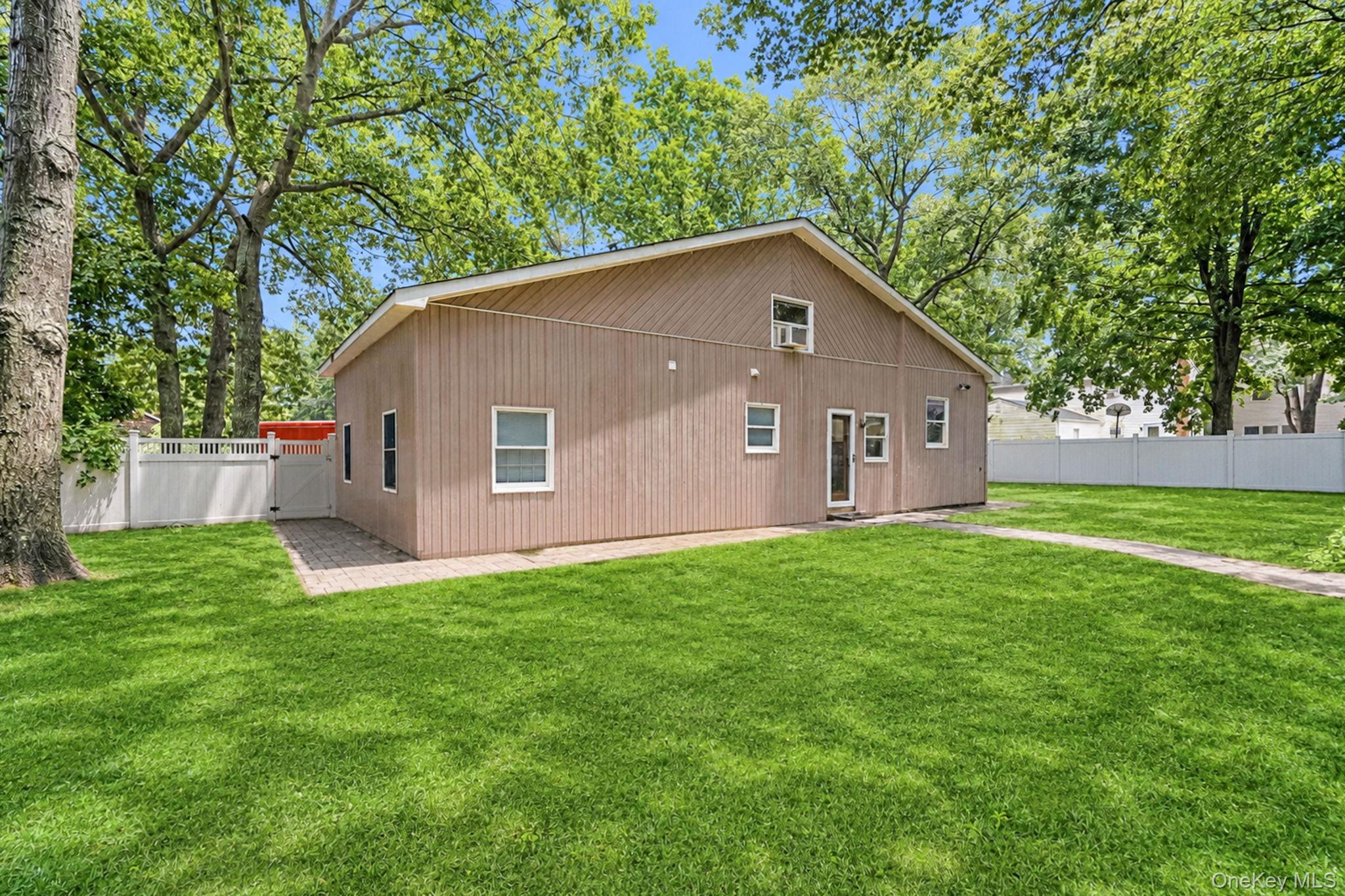 208 Avenue C Property Photo 24