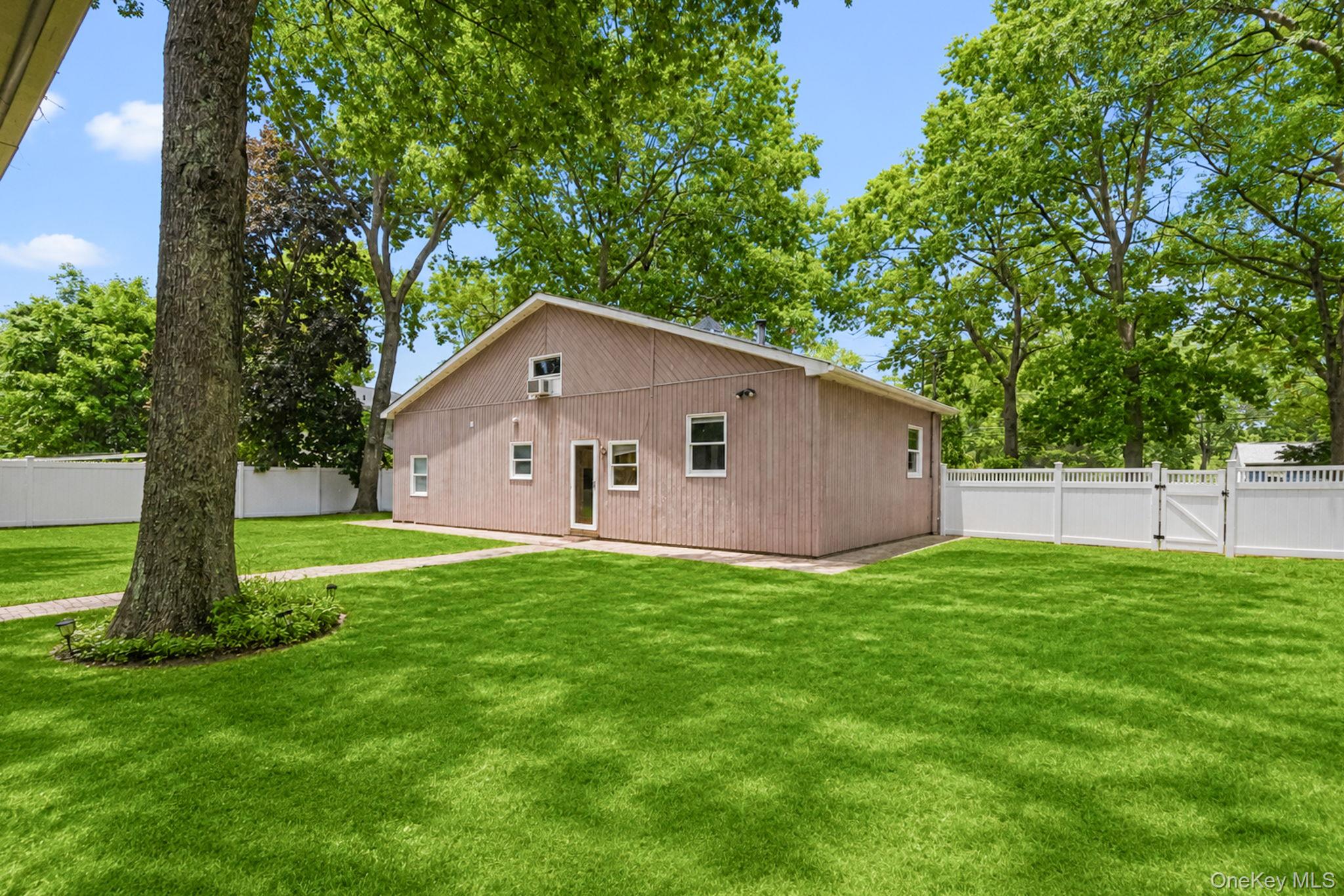 208 Avenue C Property Photo 25