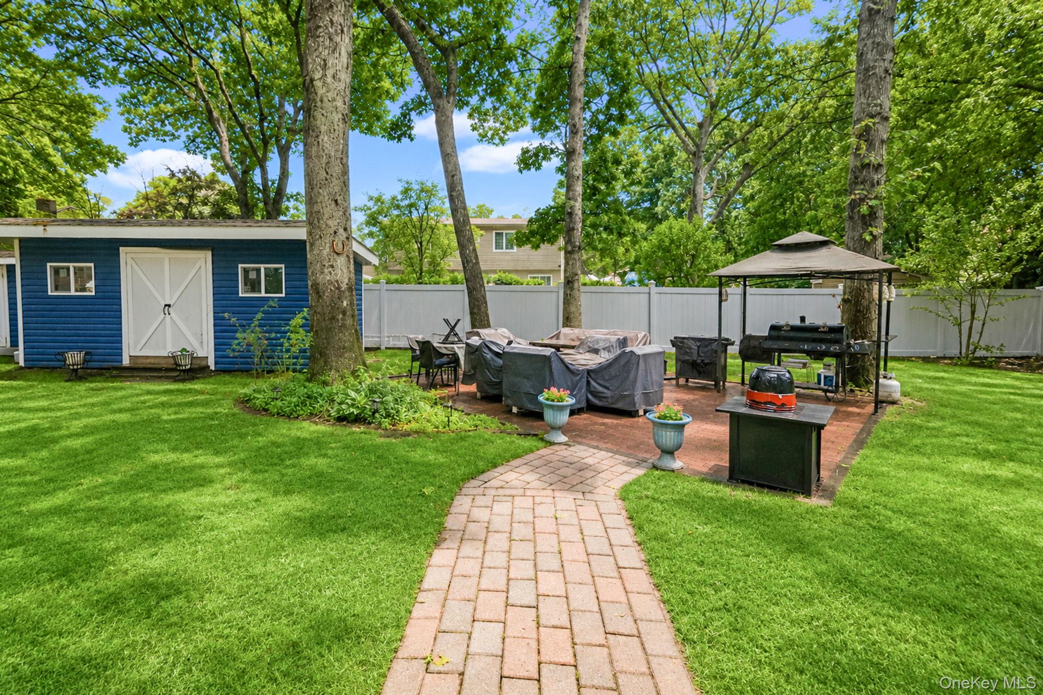 208 Avenue C Property Photo 26