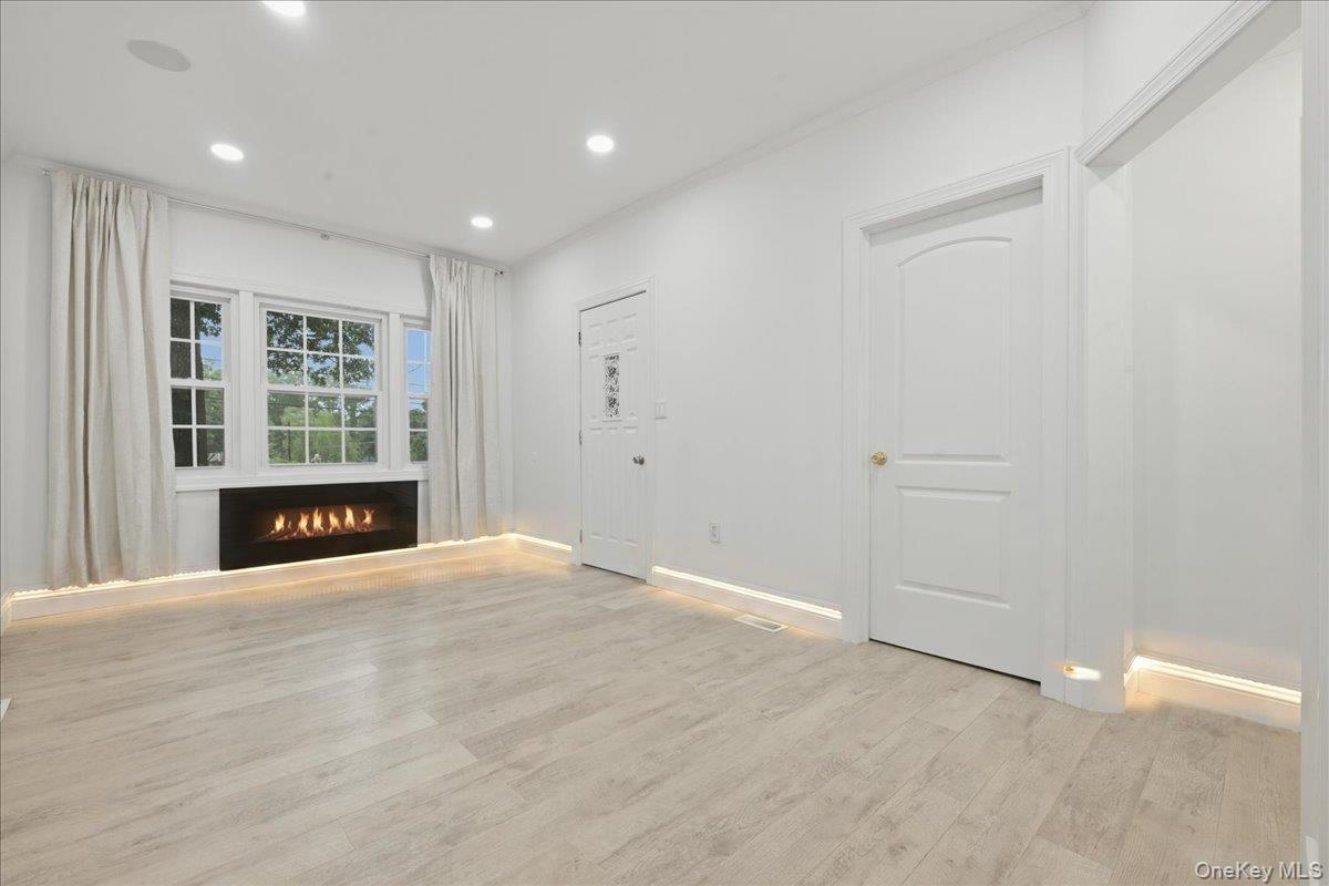 89 W 4th Street Property Photo 3
