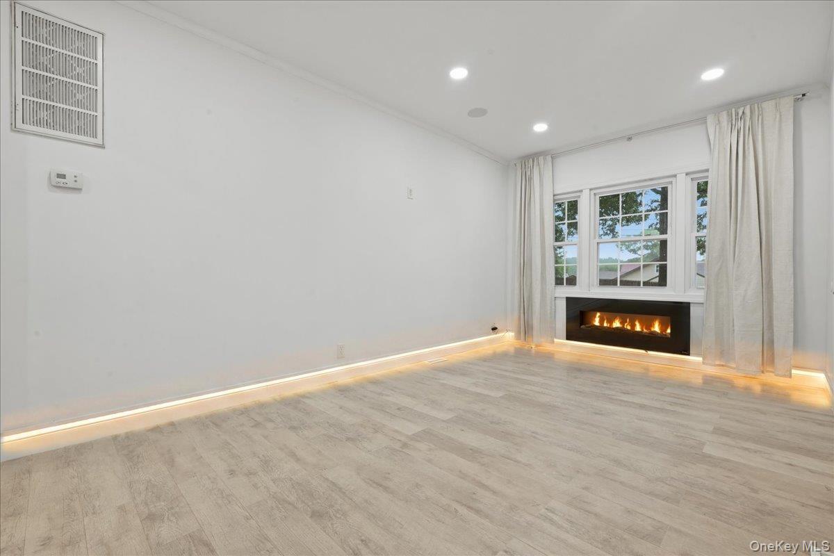 89 W 4th Street Property Photo 5