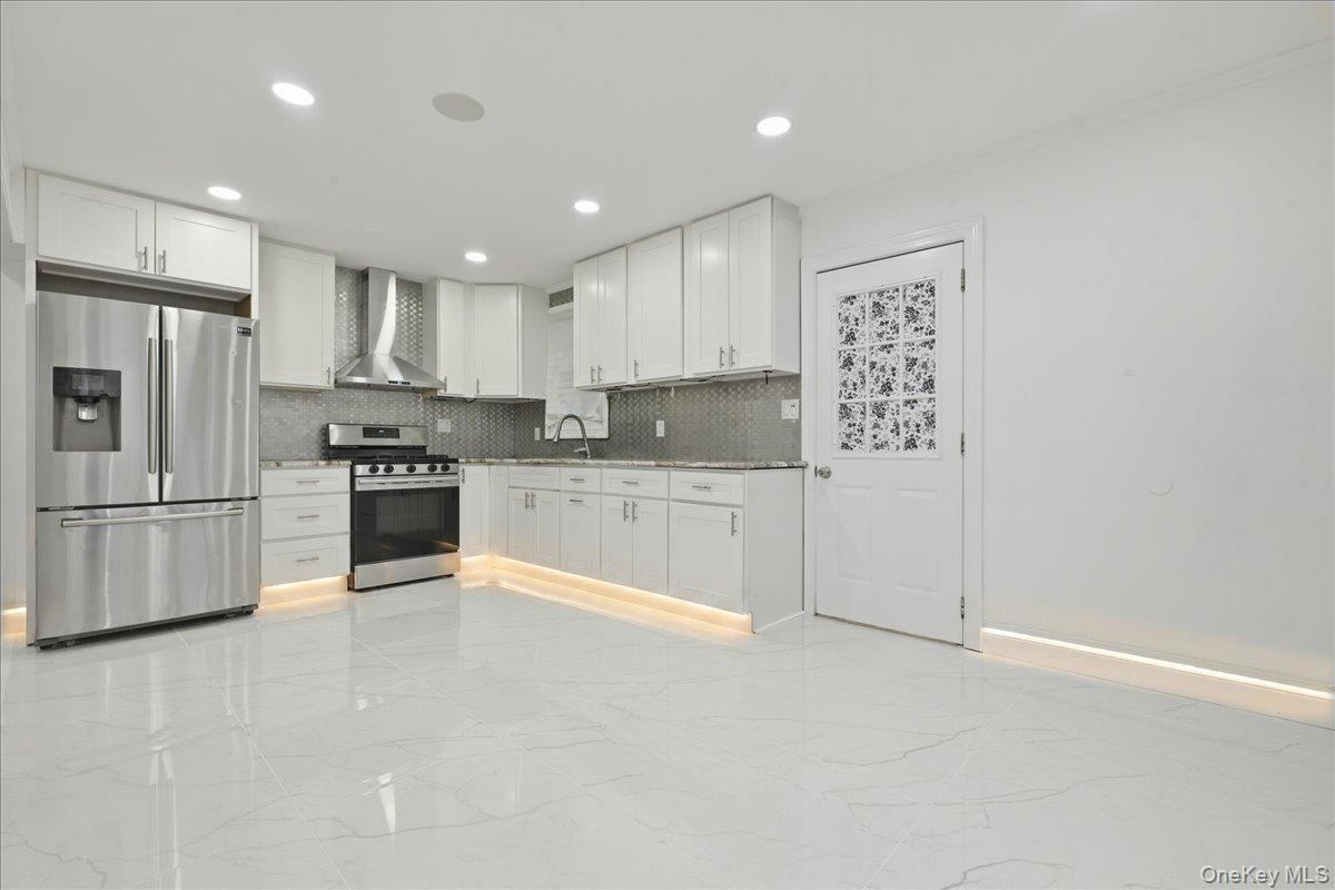 89 W 4th Street Property Photo 6