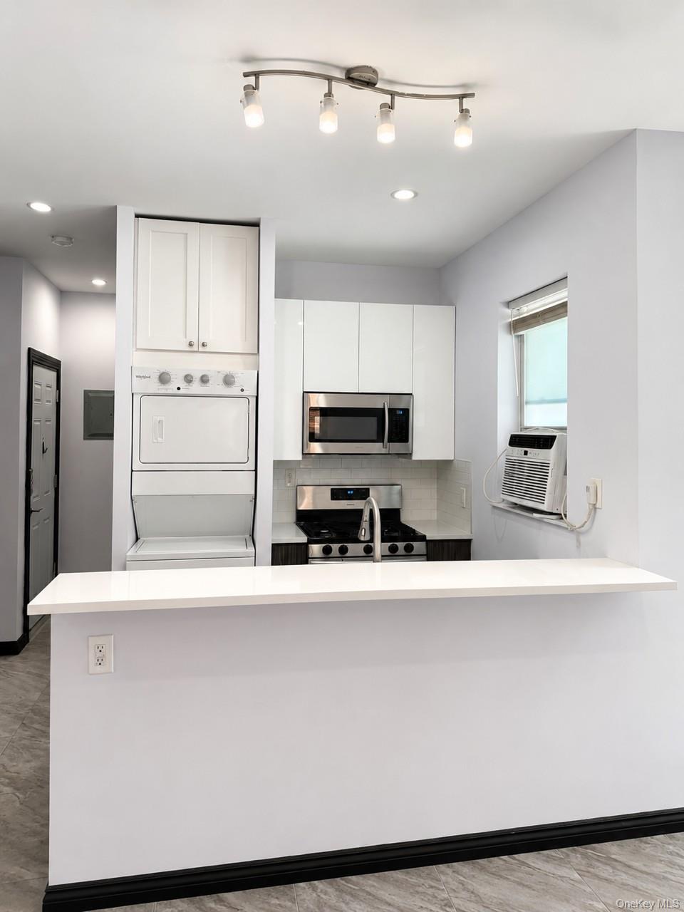 7305 Metropolitan Avenue Property Photo 1