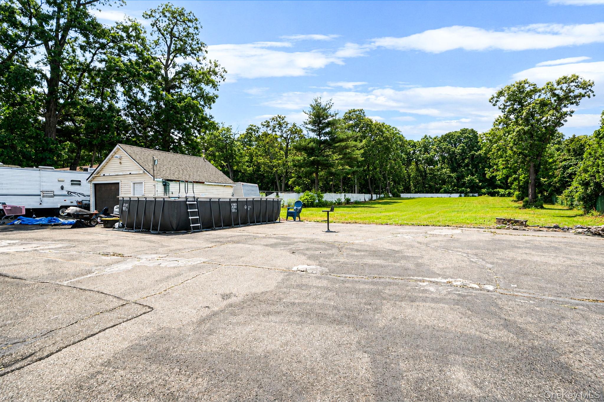 262 Middle Country Road Property Photo 18