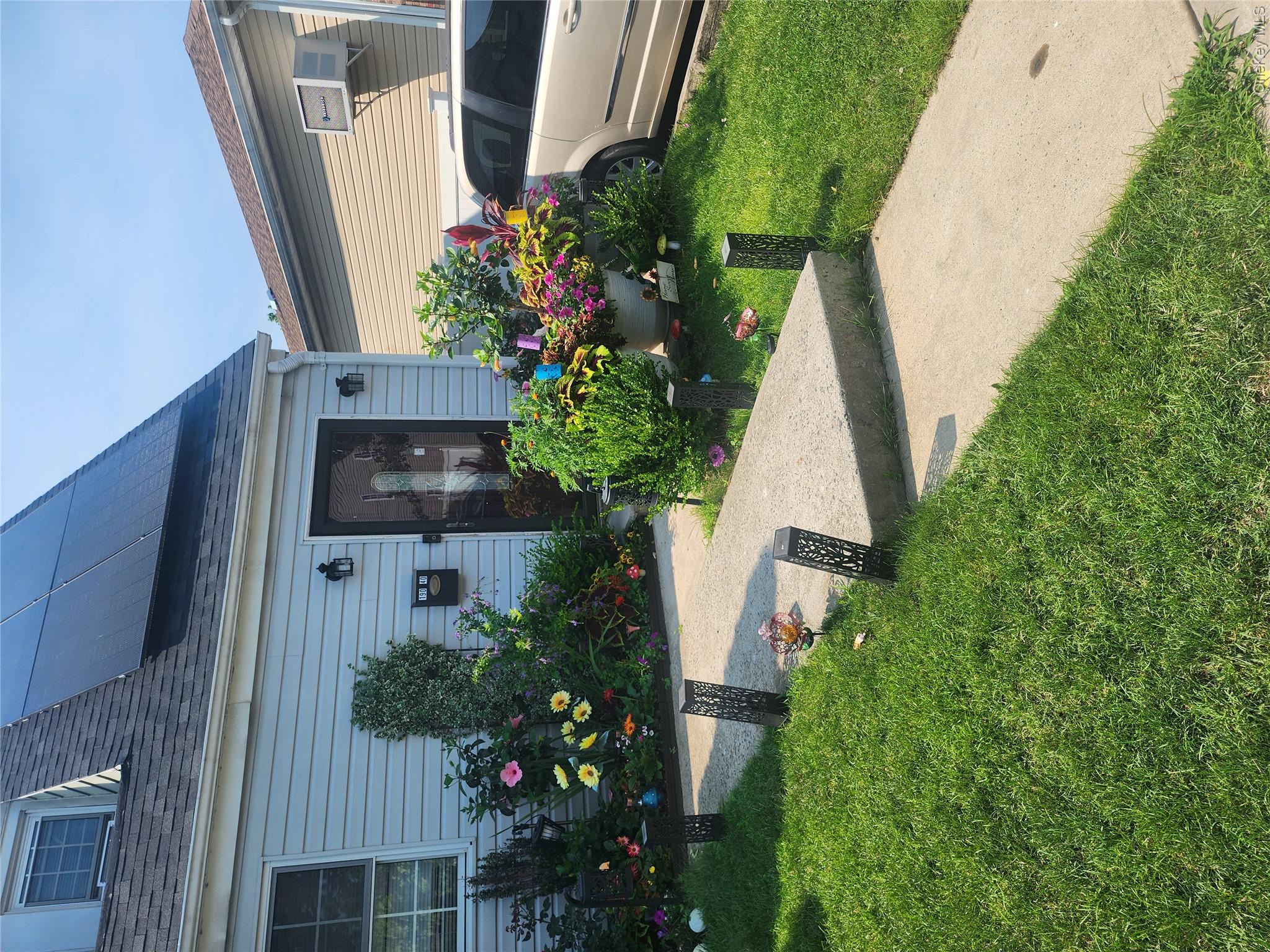 190-40 N 103rd Avenue Property Photo 8