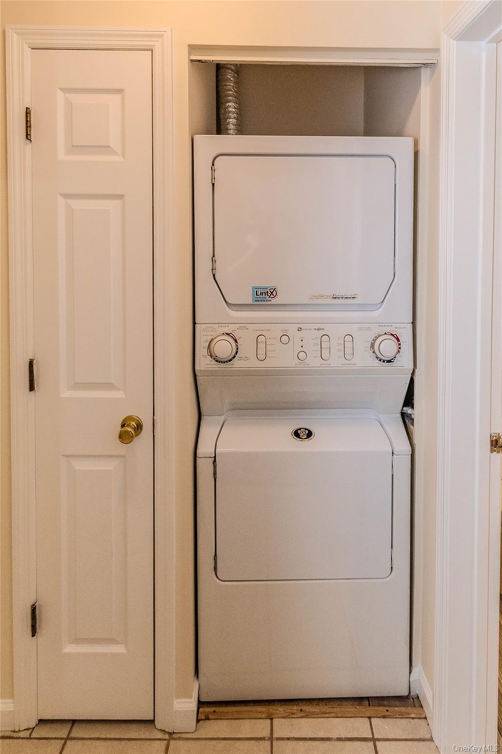405 Bentley Court Property Photo 20