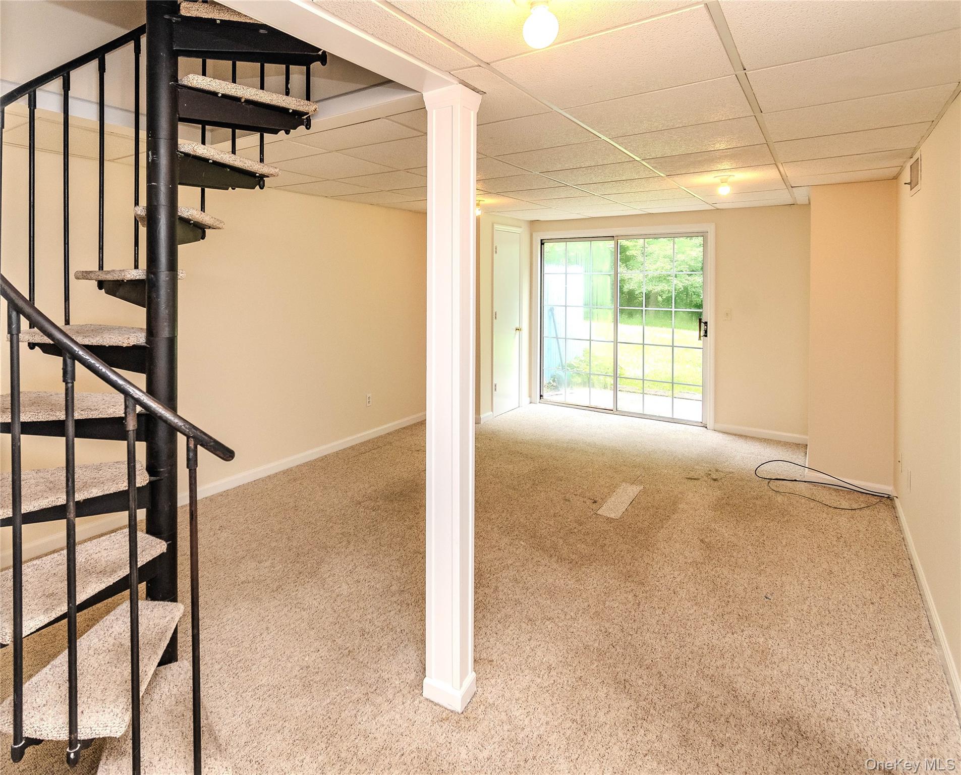 405 Bentley Court Property Photo 29