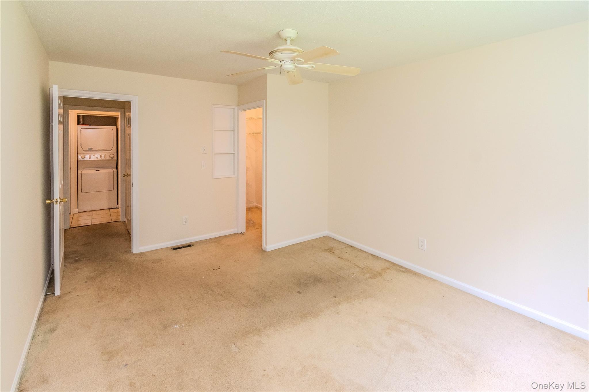 405 Bentley Court Property Photo 30
