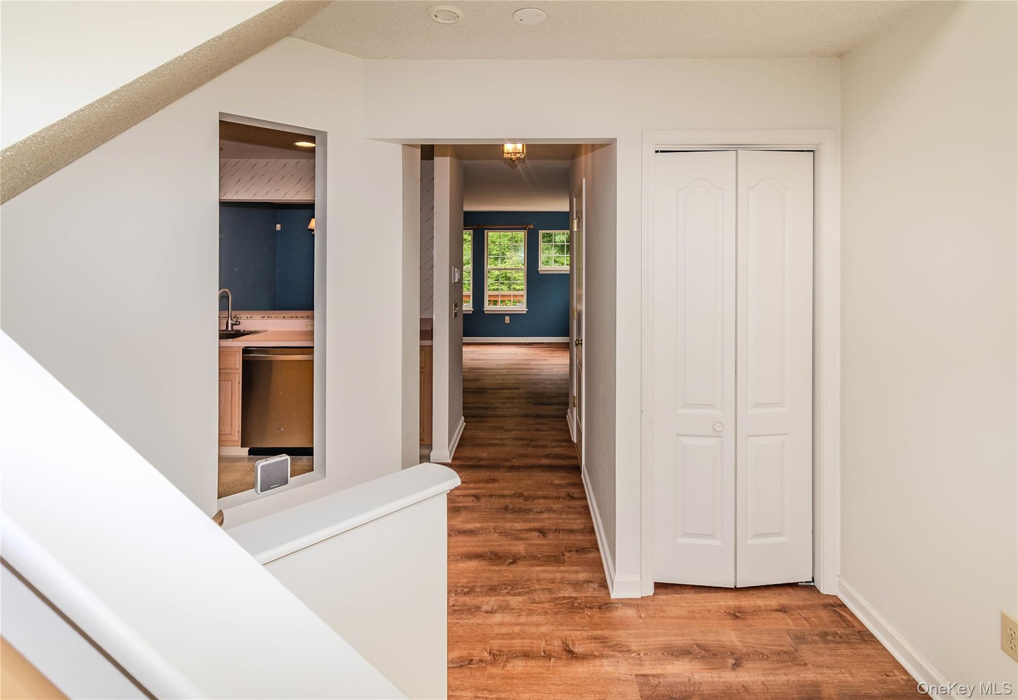 255 Crestwood Court Property Photo 4