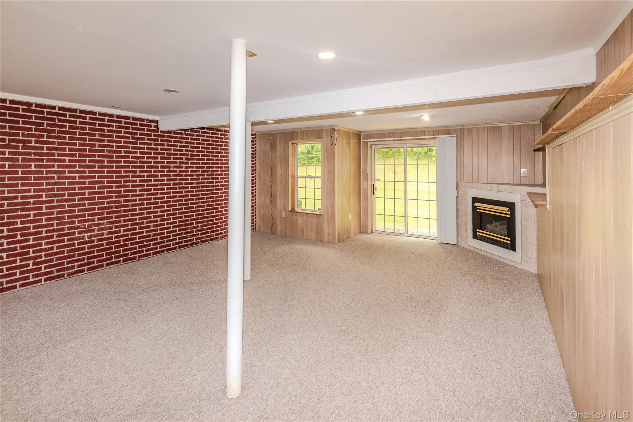 255 Crestwood Court Property Photo 23