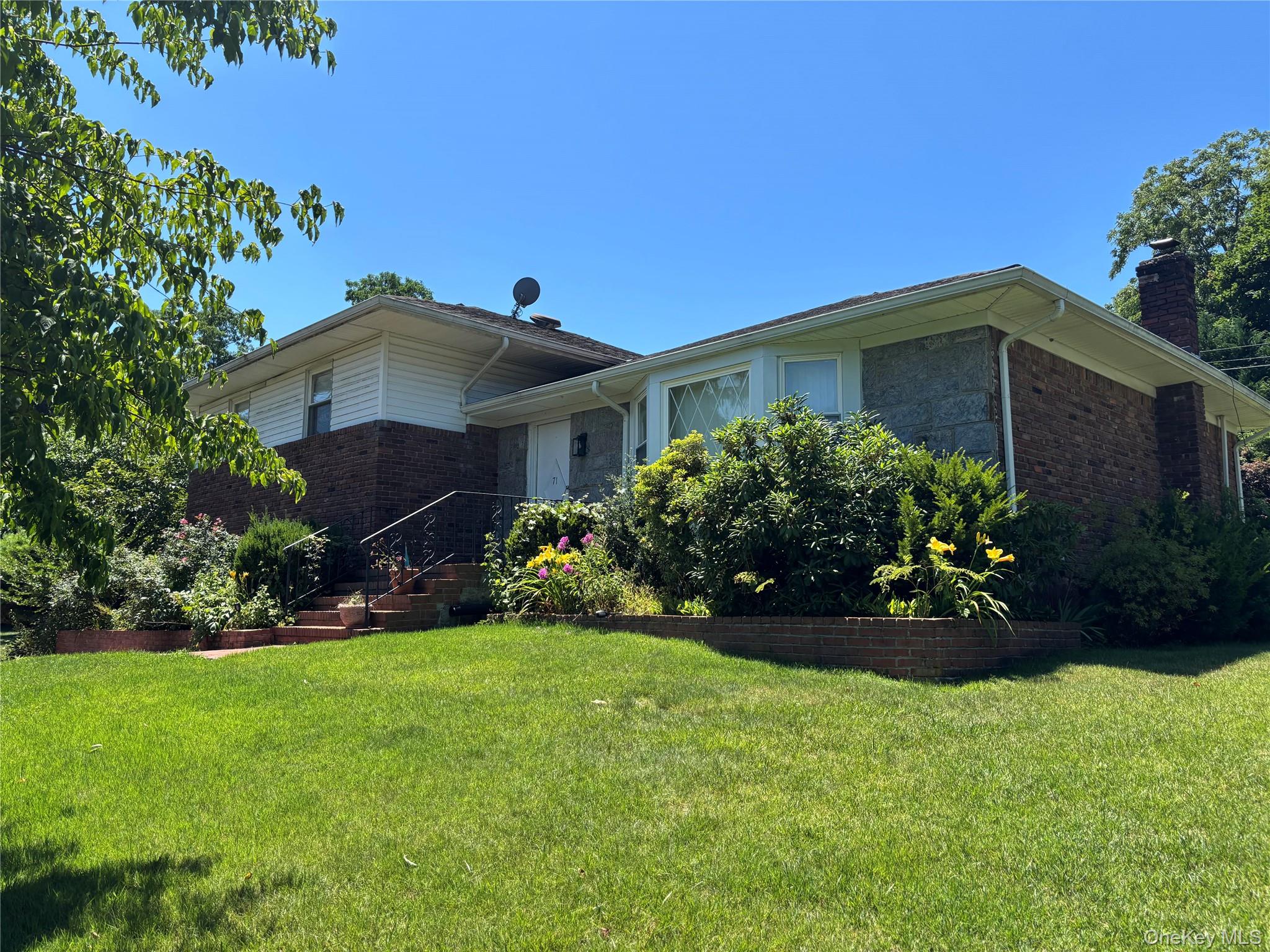 71 Willits Road Property Photo 1
