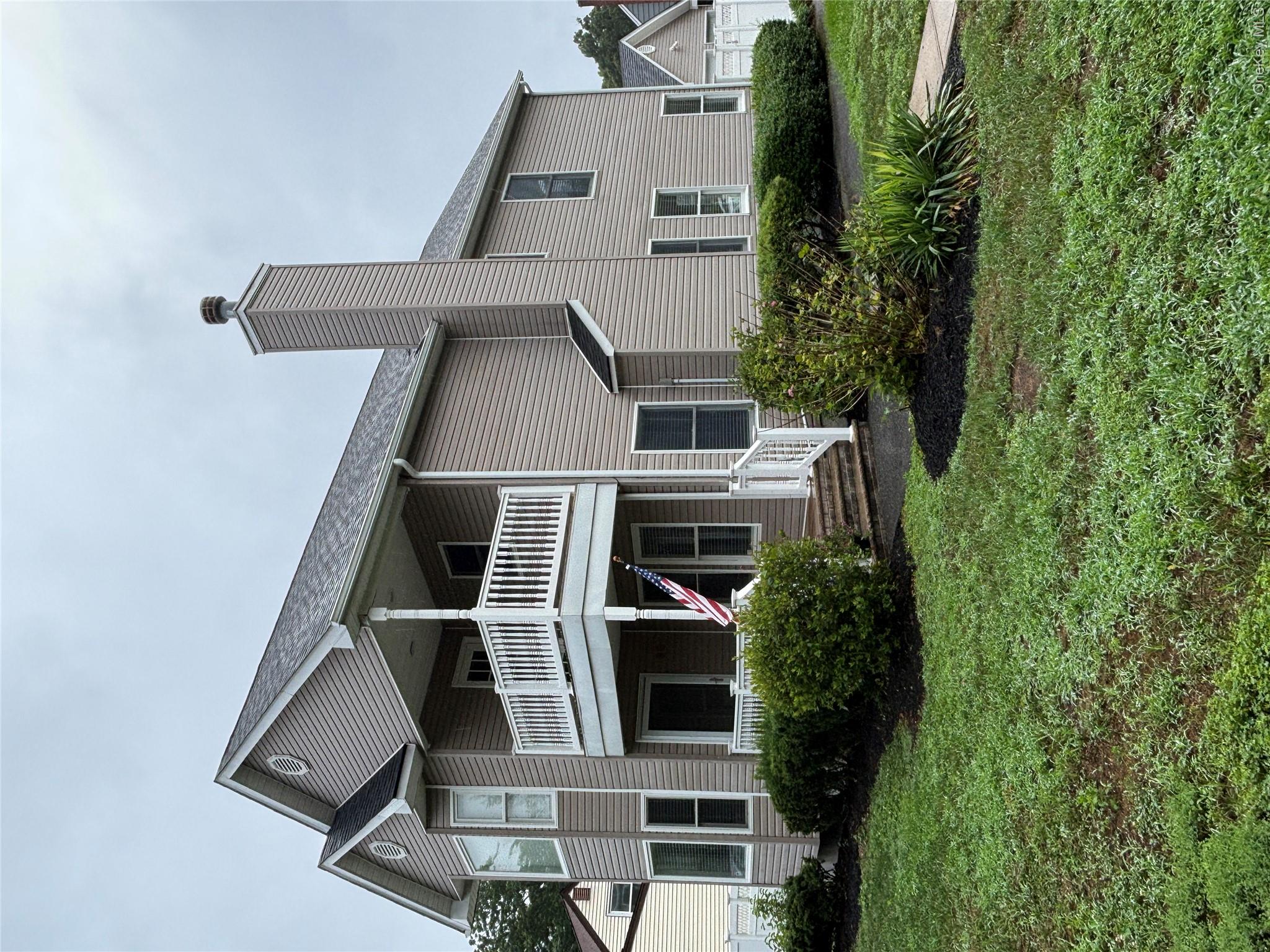 38 Hallock Avenue Property Photo 1