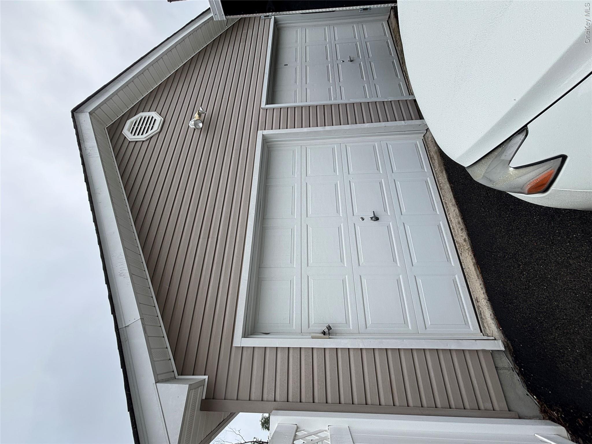 38 Hallock Avenue Property Photo 4