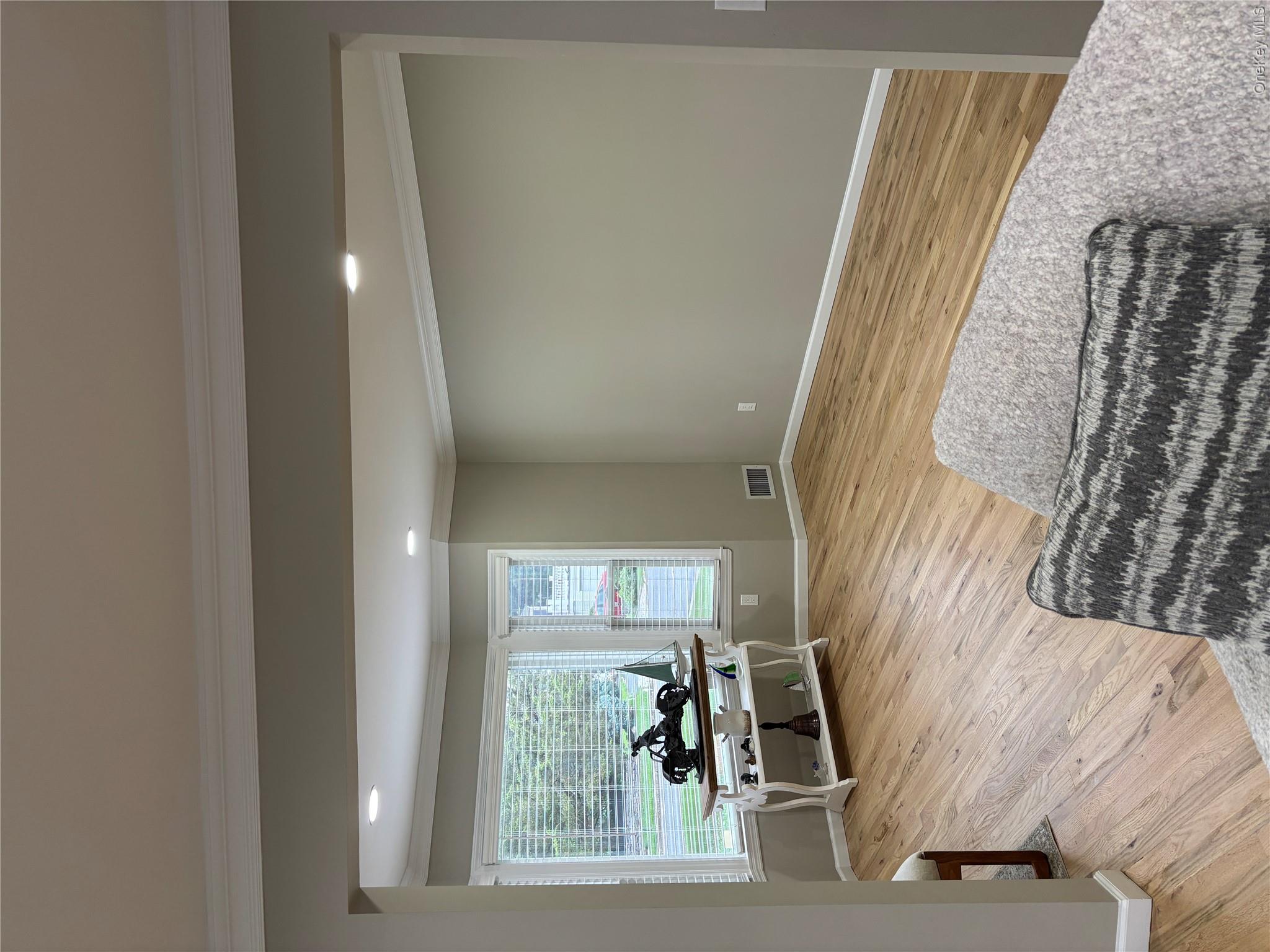 38 Hallock Avenue Property Photo 7