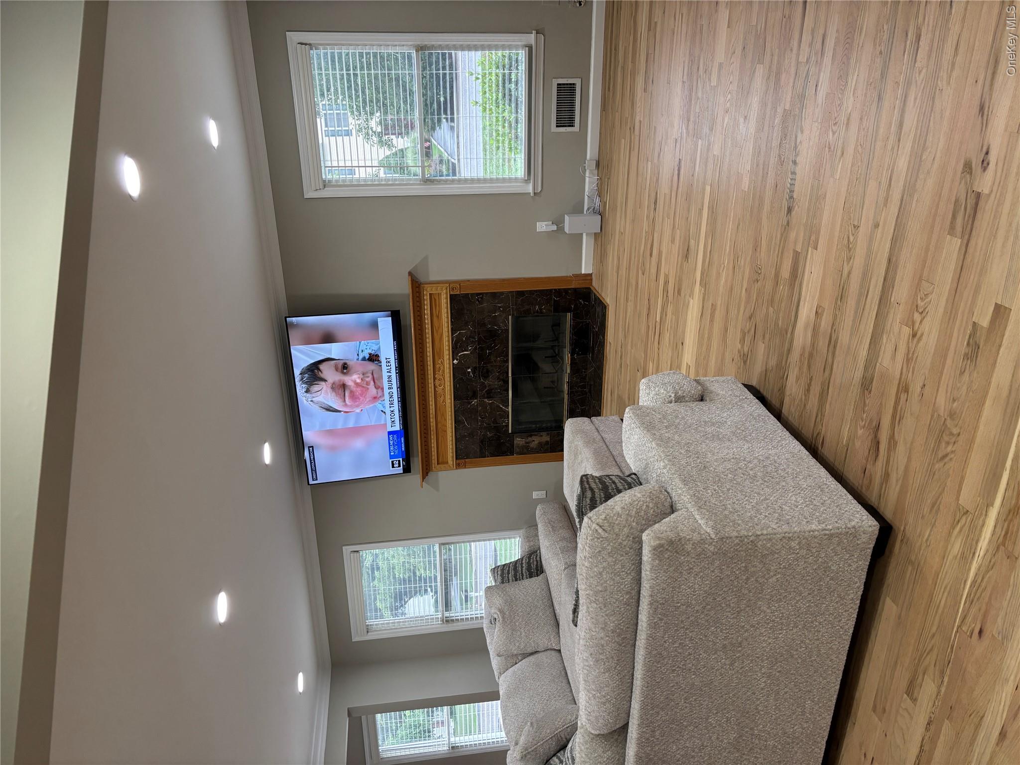 38 Hallock Avenue Property Photo 9
