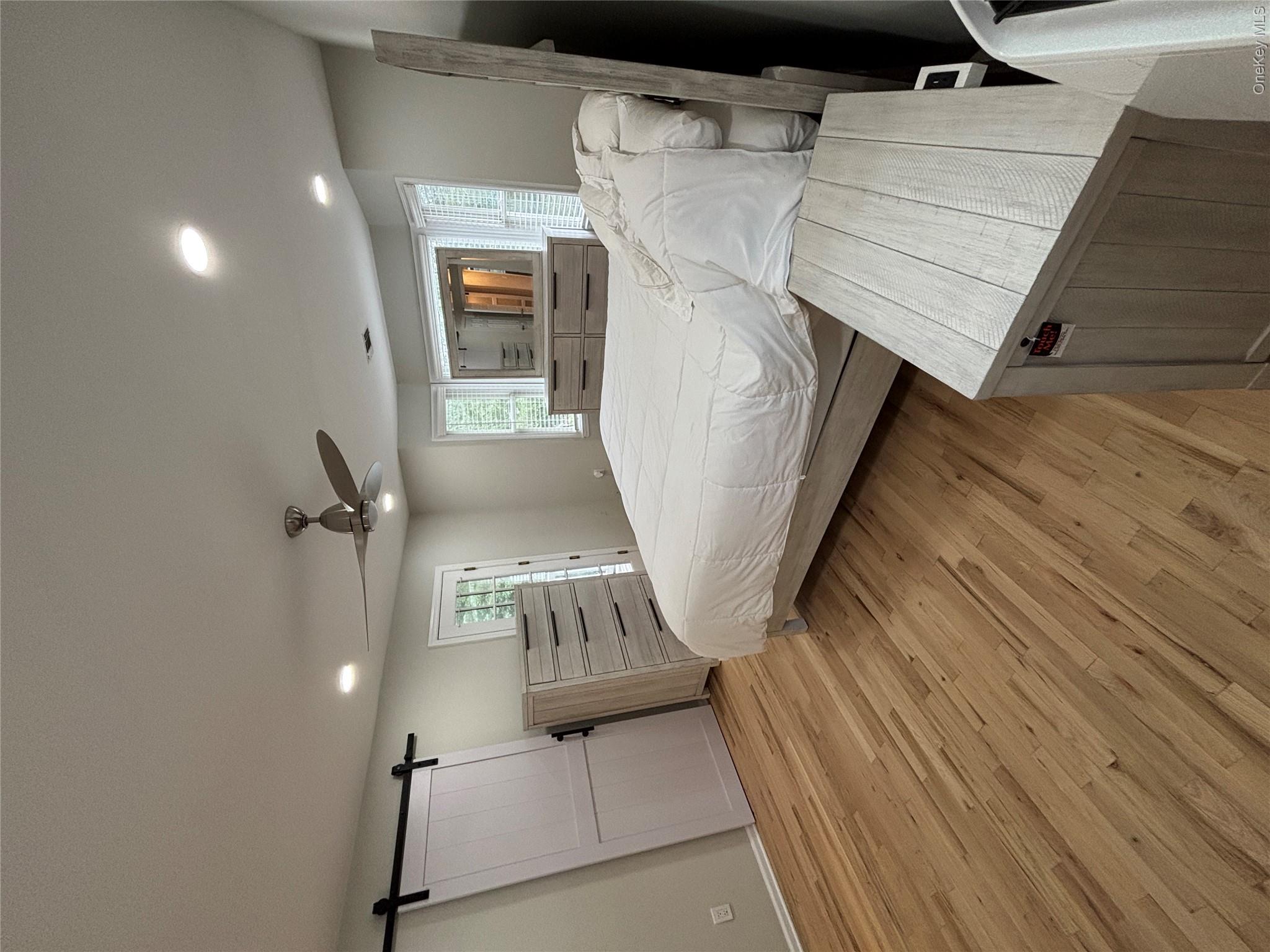 38 Hallock Avenue Property Photo 14