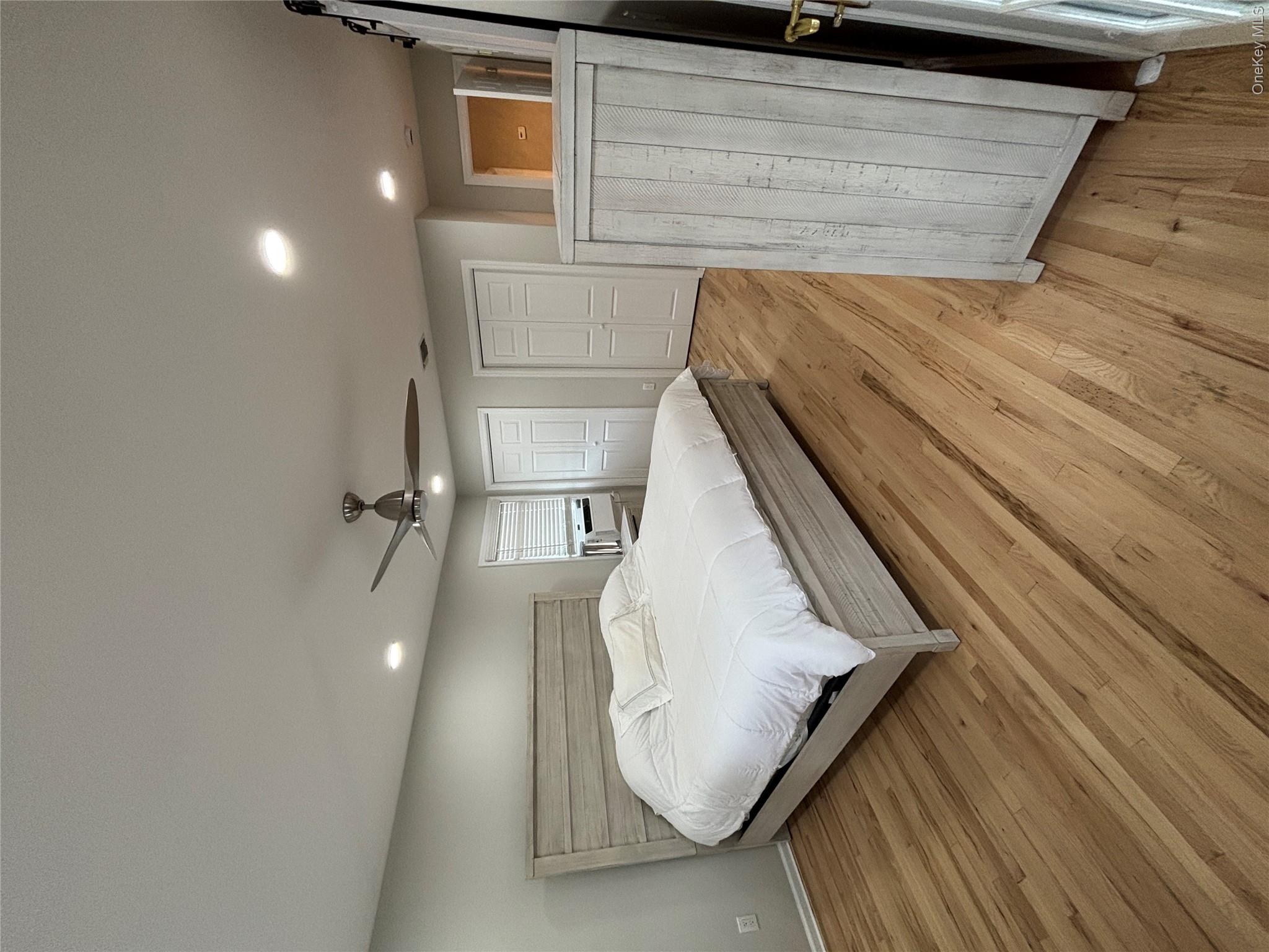 38 Hallock Avenue Property Photo 15