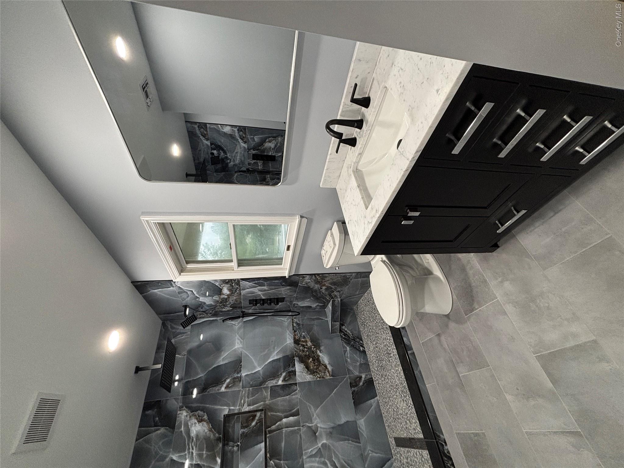 38 Hallock Avenue Property Photo 19