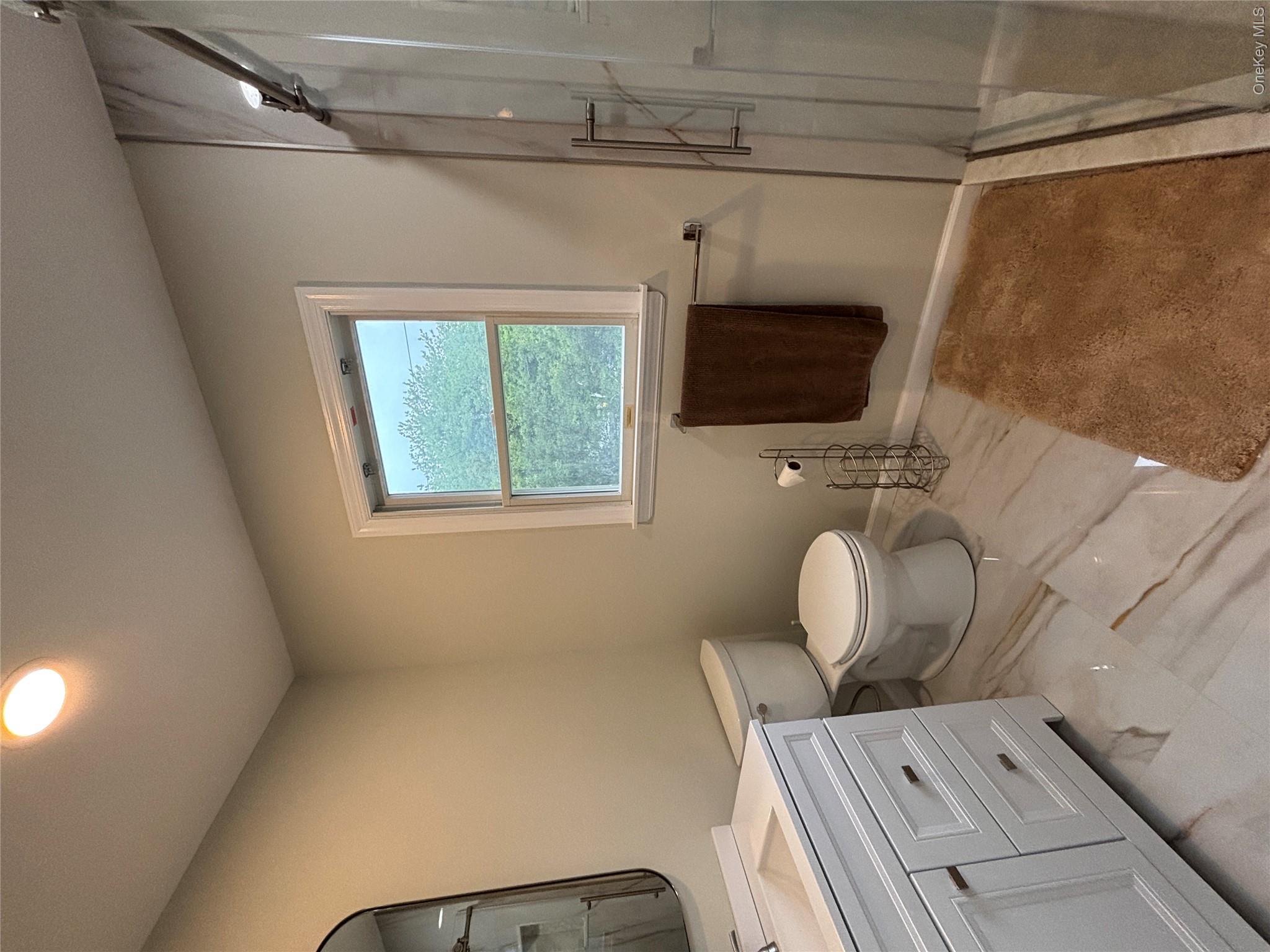 38 Hallock Avenue Property Photo 23