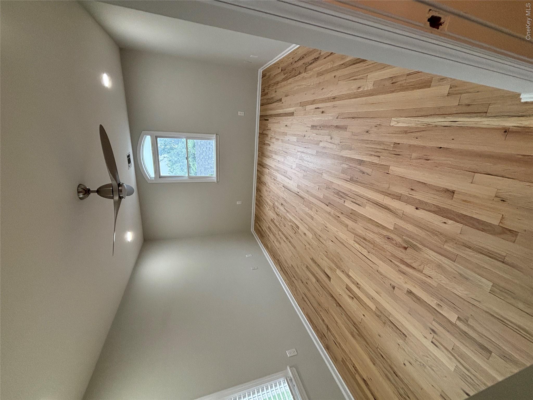38 Hallock Avenue Property Photo 28
