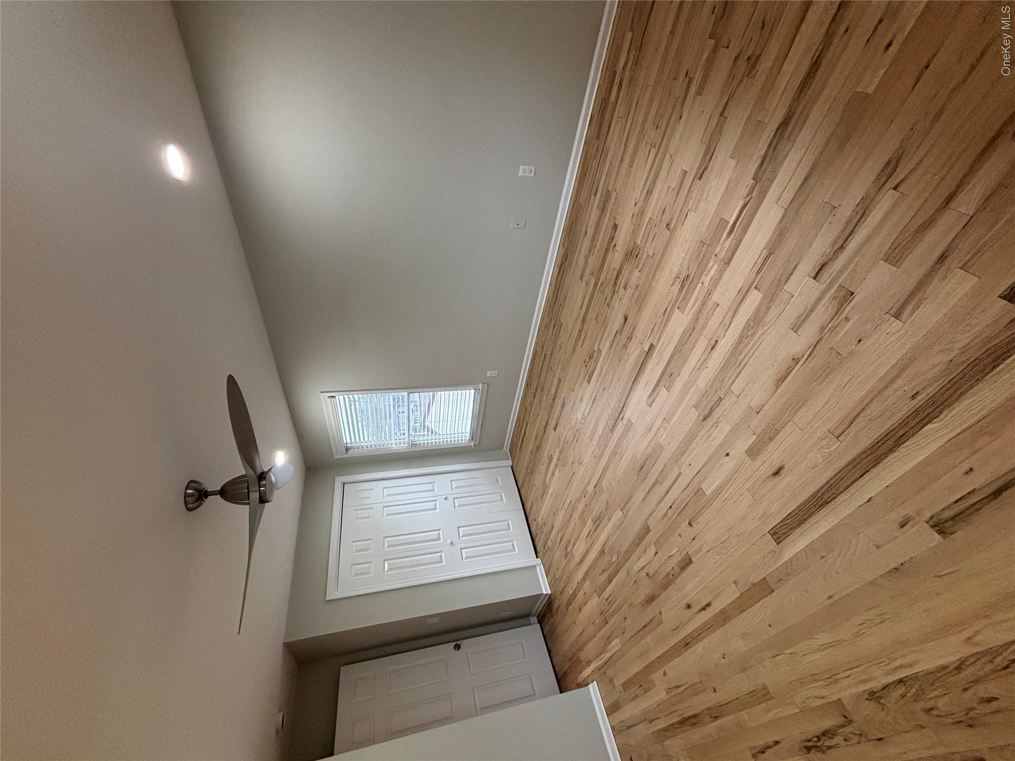 38 Hallock Avenue Property Photo 29