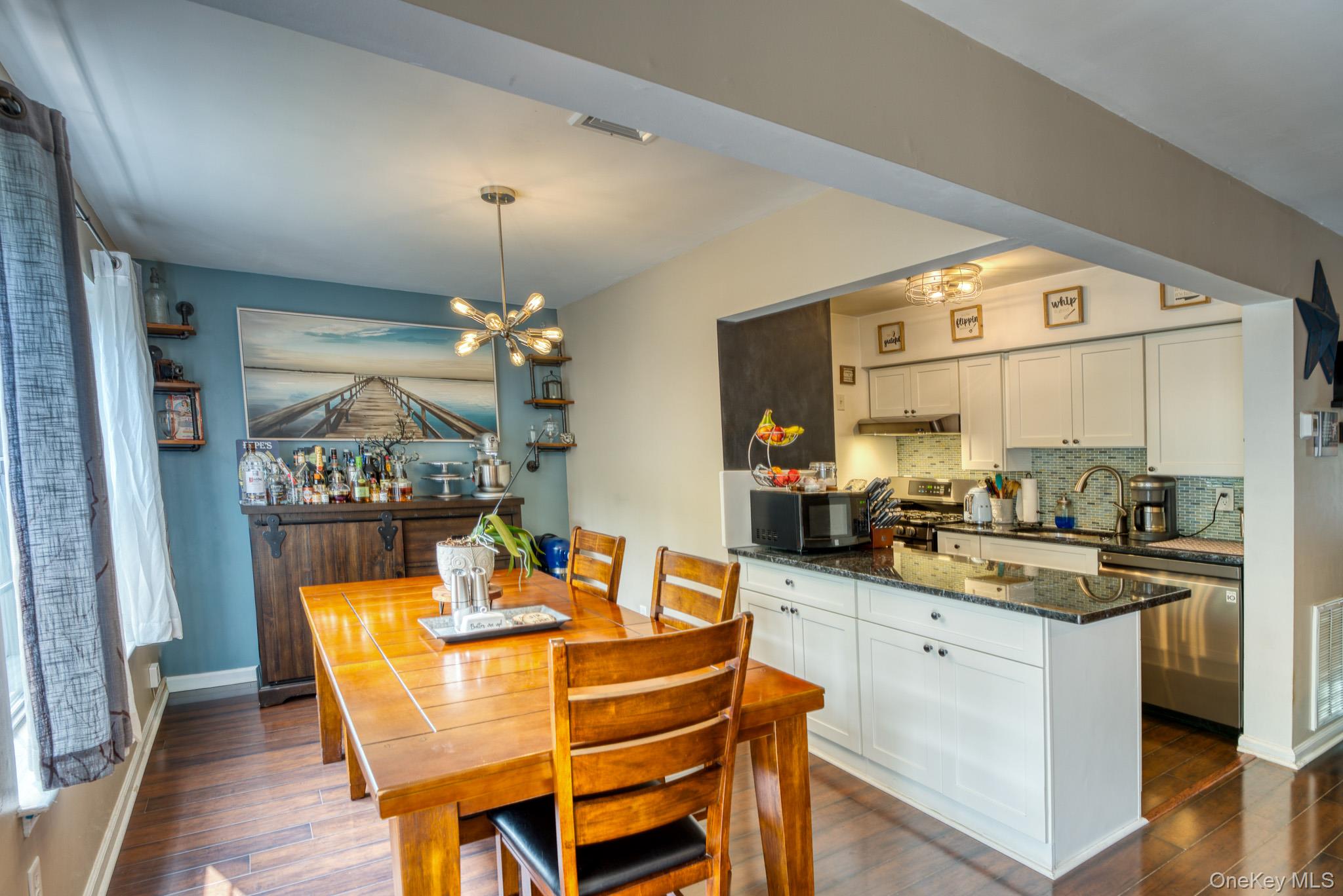 1130 Washington Green Property Photo 6