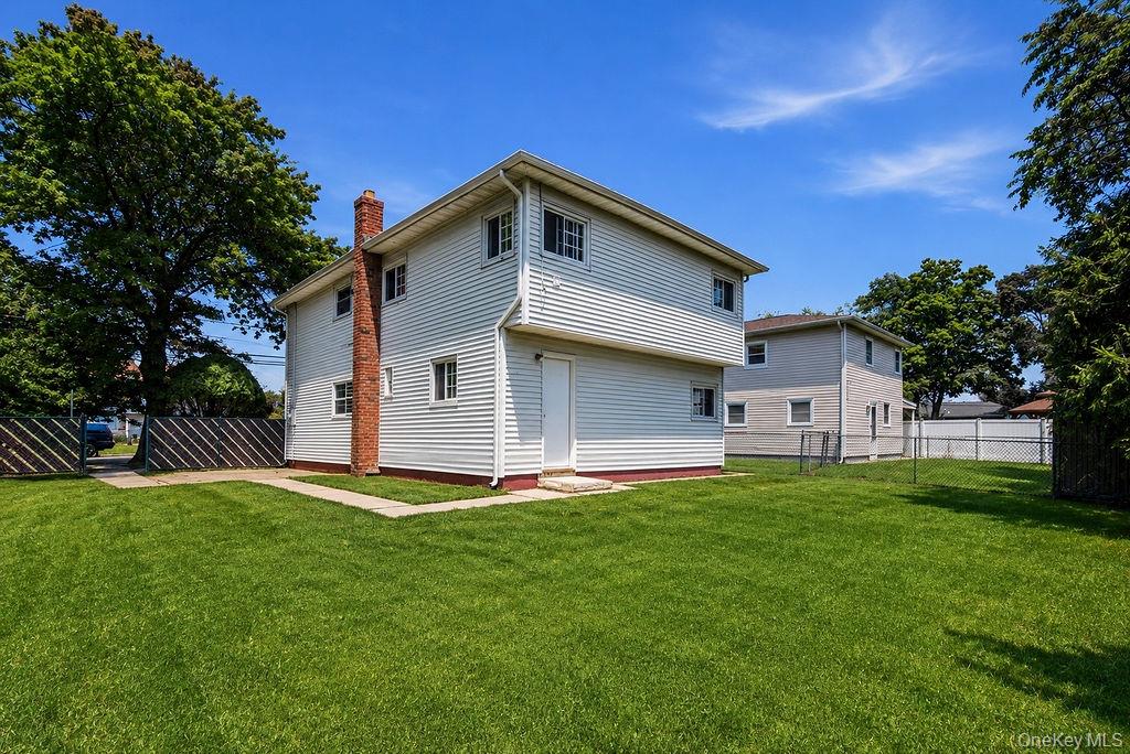 218 Montana Avenue Property Photo 2