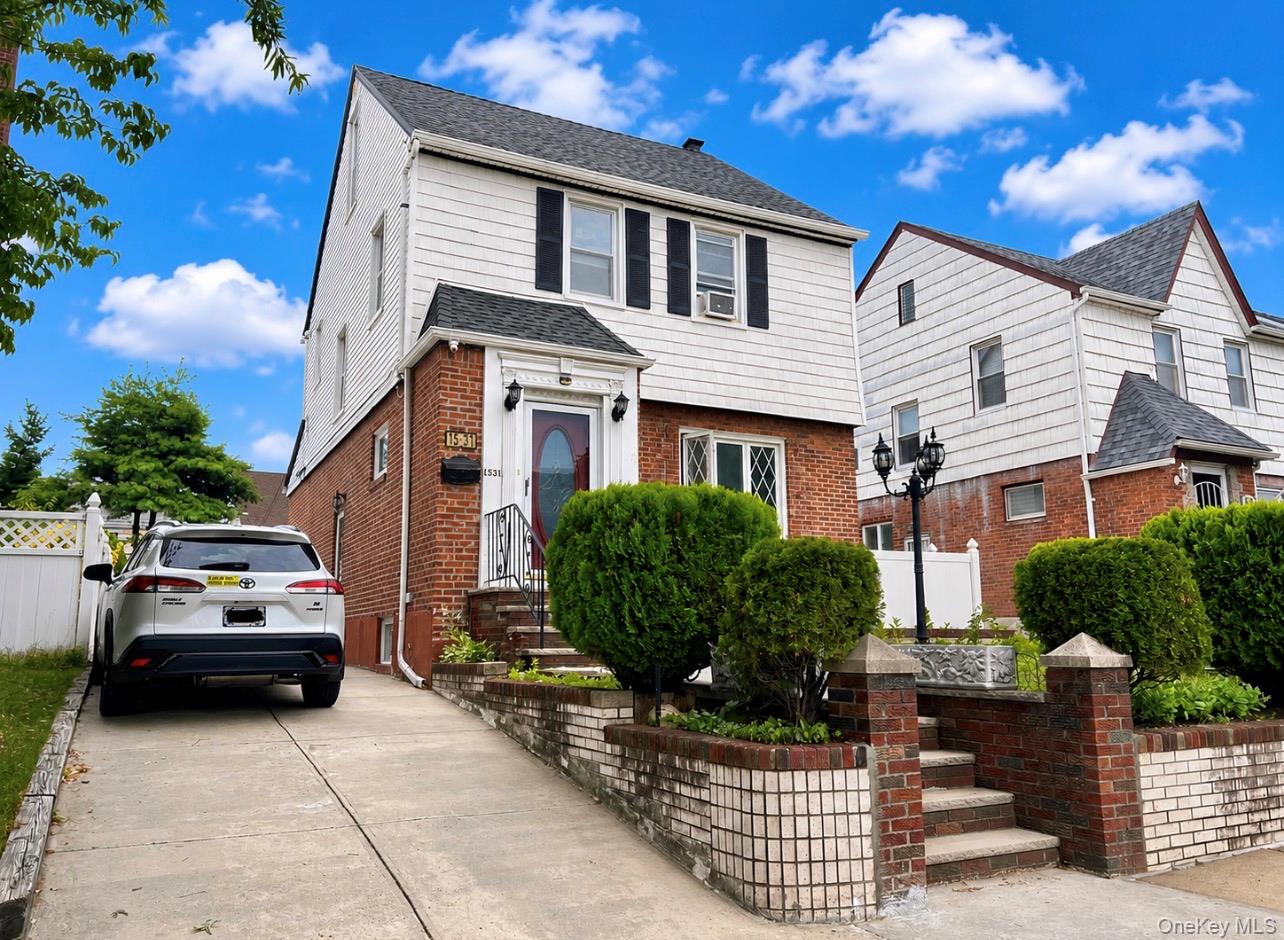 1531 145th Place Property Photo 2