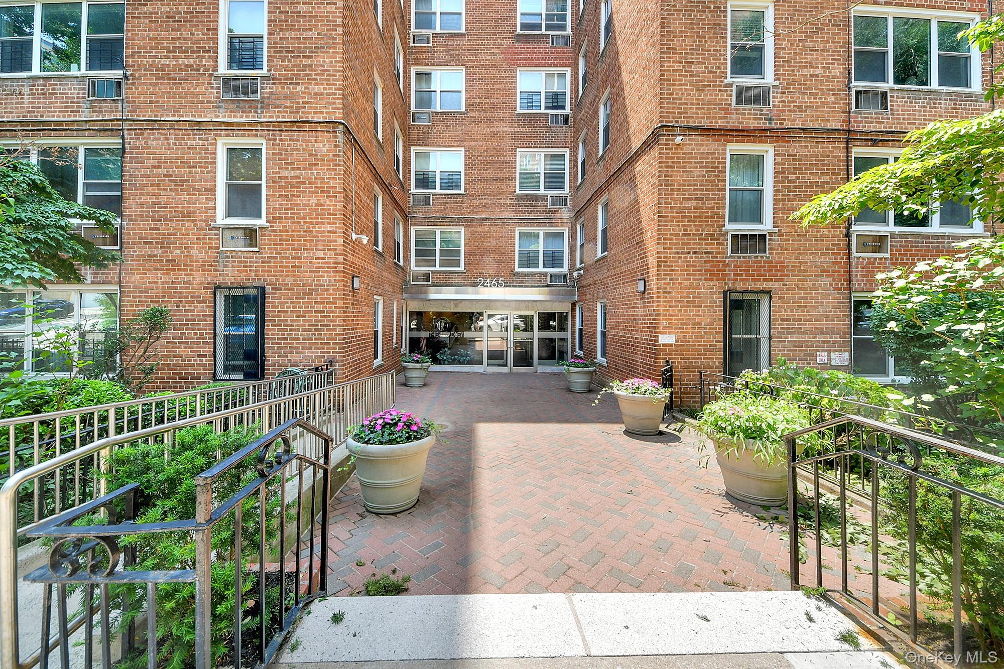 2465 Palisade Avenue 1j Property Photo 25