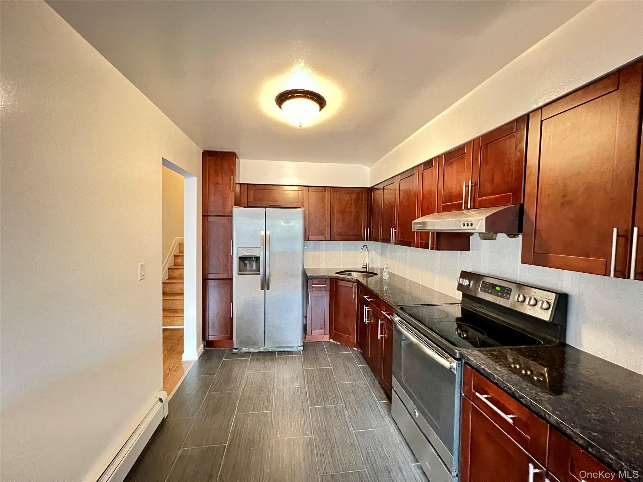 6915 Little Neck Parkway Property Photo 8