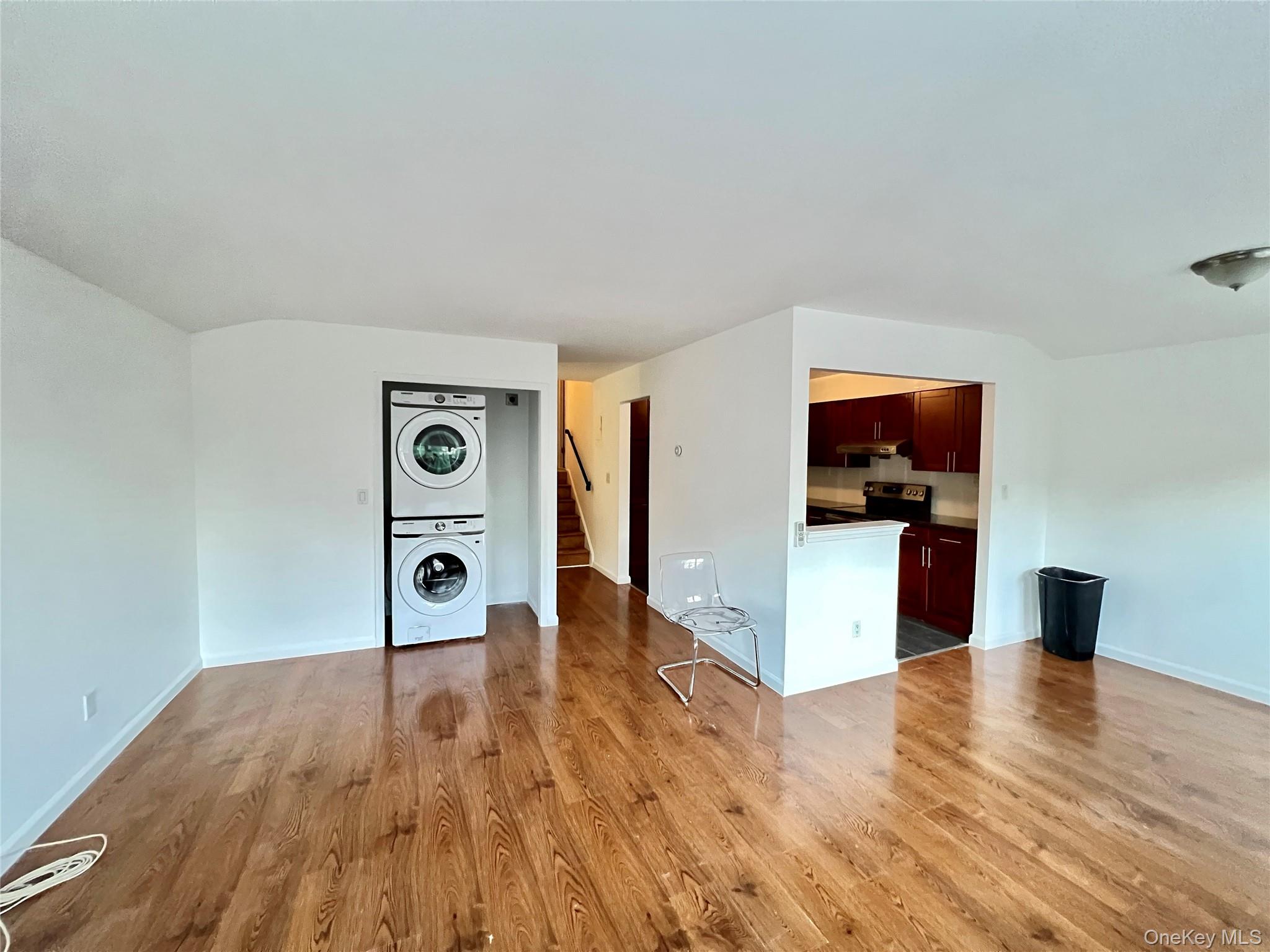 6915 Little Neck Parkway Property Photo 11