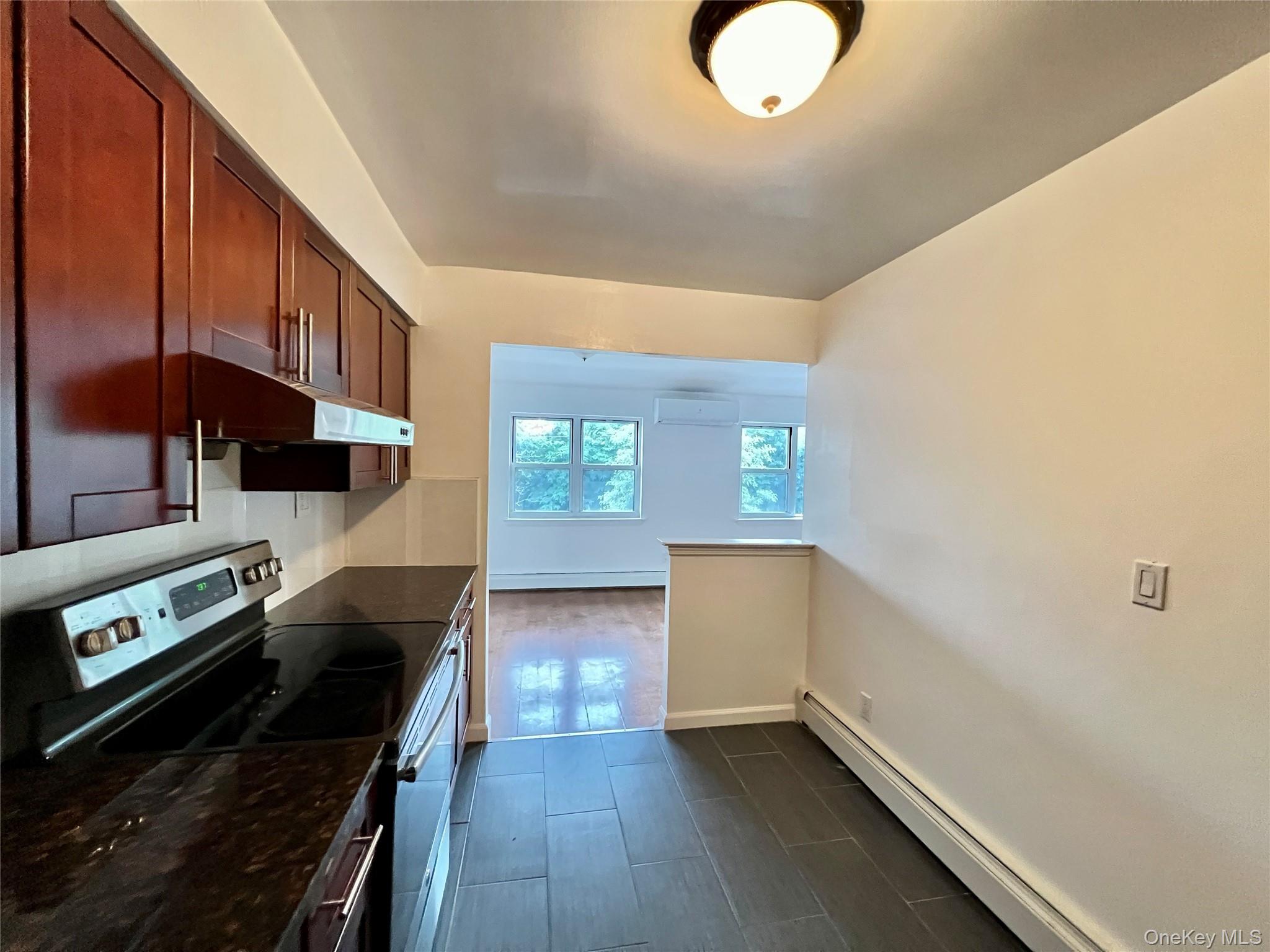 6915 Little Neck Parkway Property Photo 12