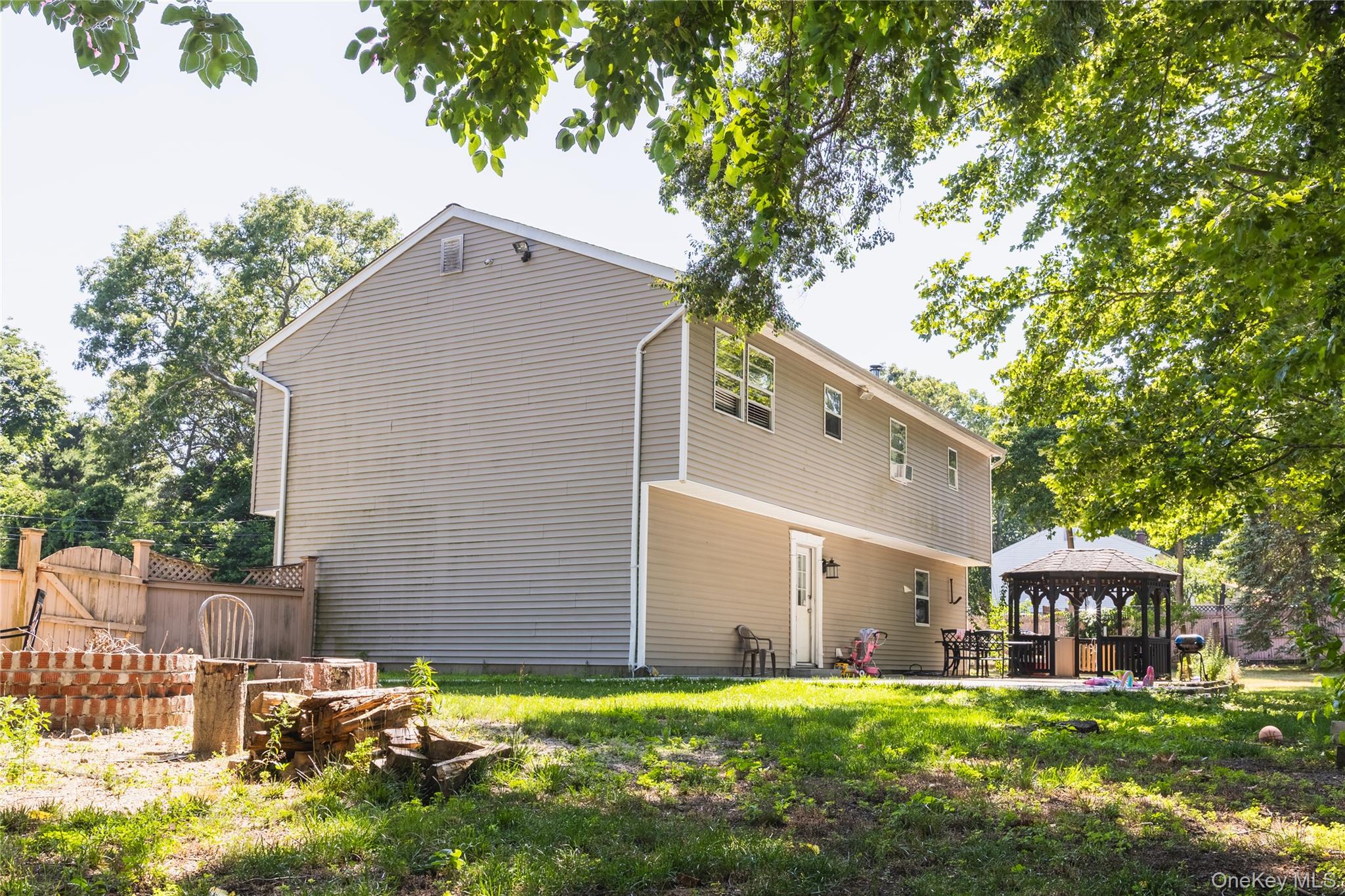 5 2nd Street Property Photo 3