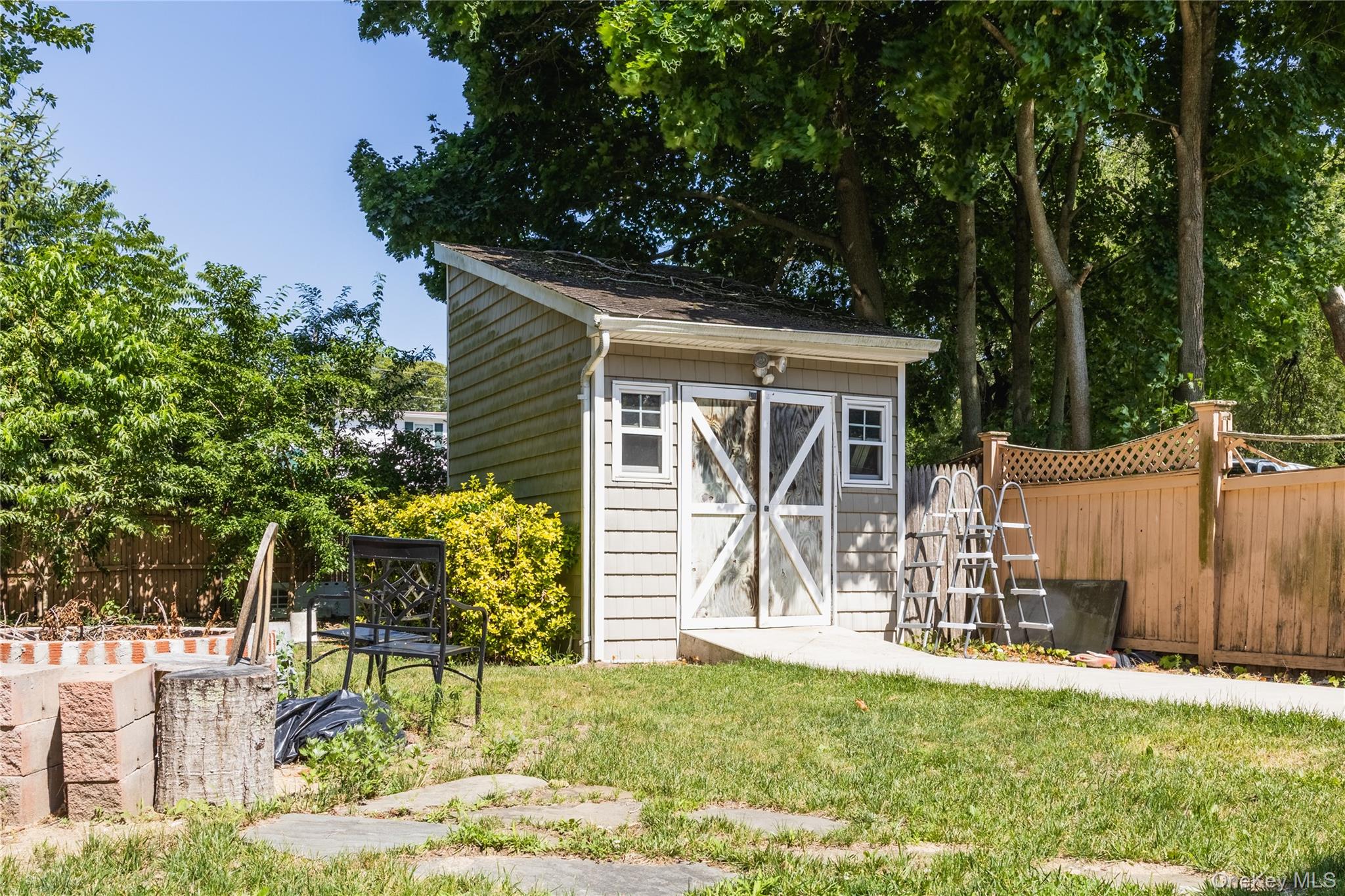 5 2nd Street Property Photo 4