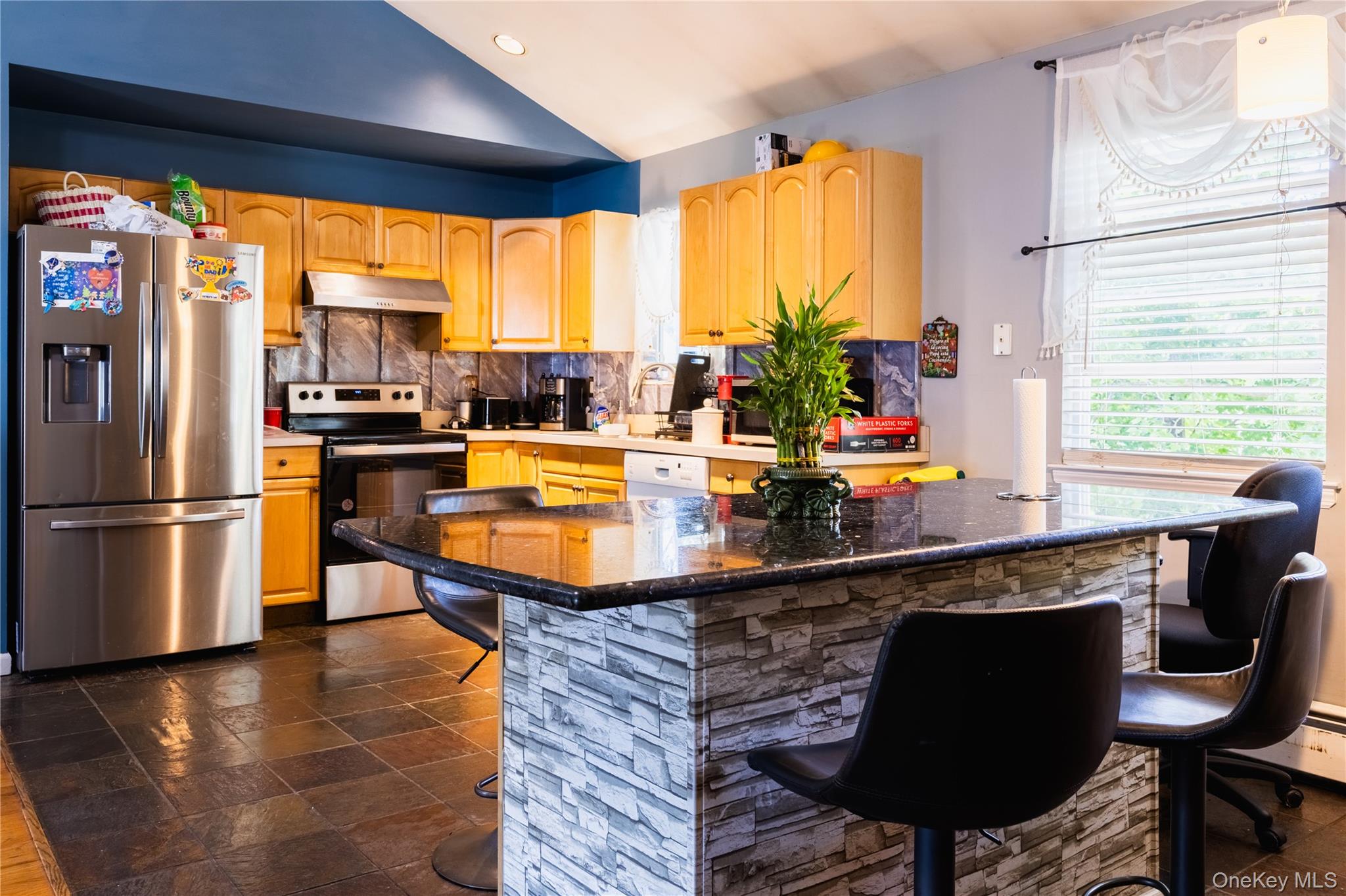 5 2nd Street Property Photo 6