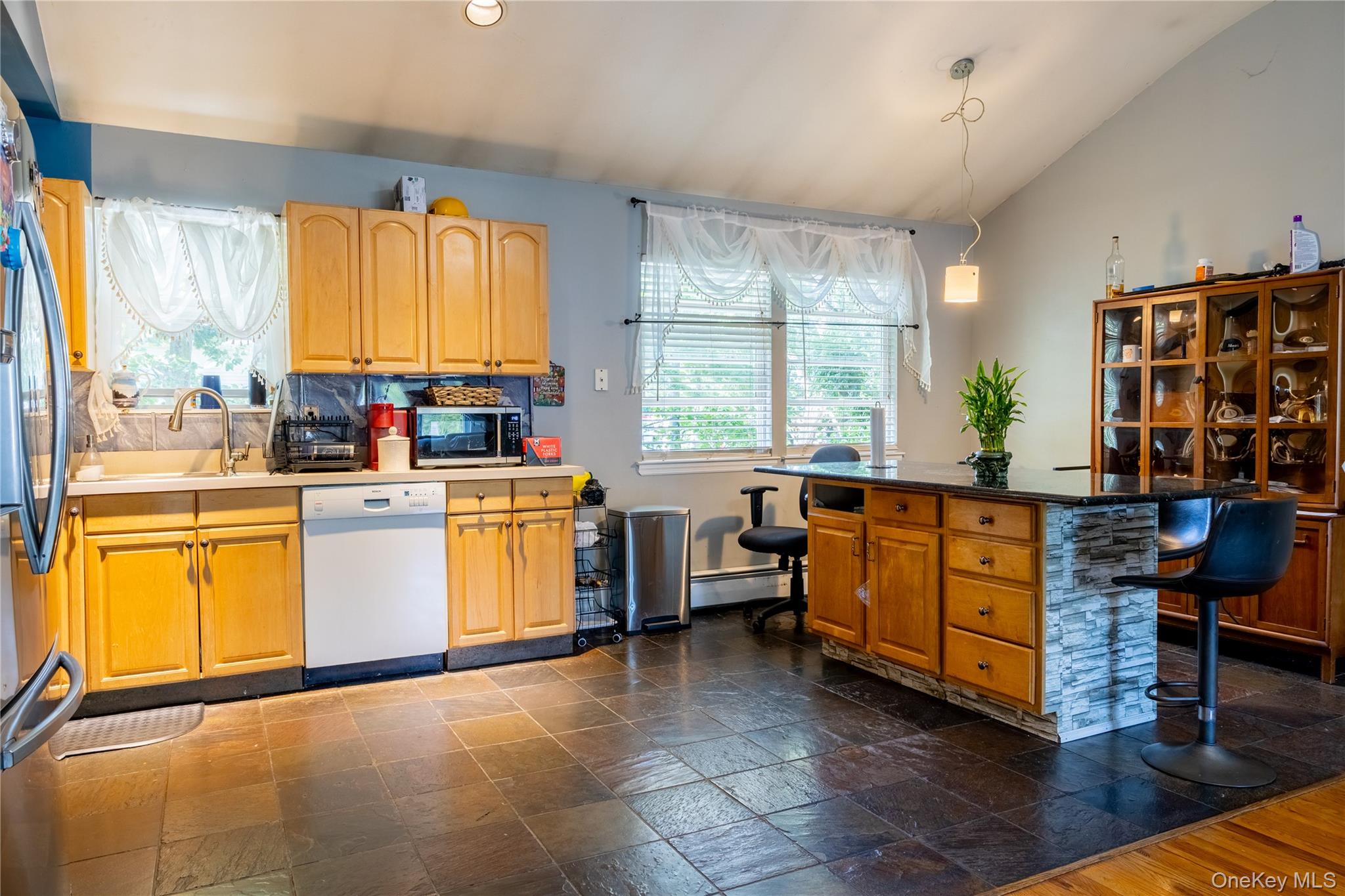 5 2nd Street Property Photo 7