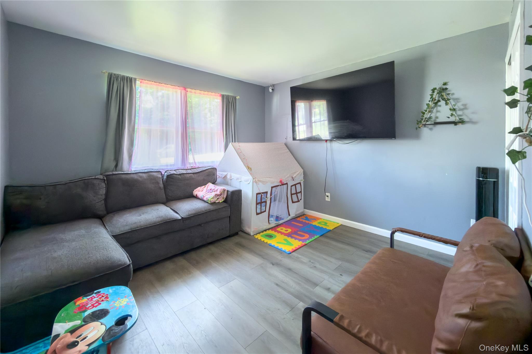 5 2nd Street Property Photo 28