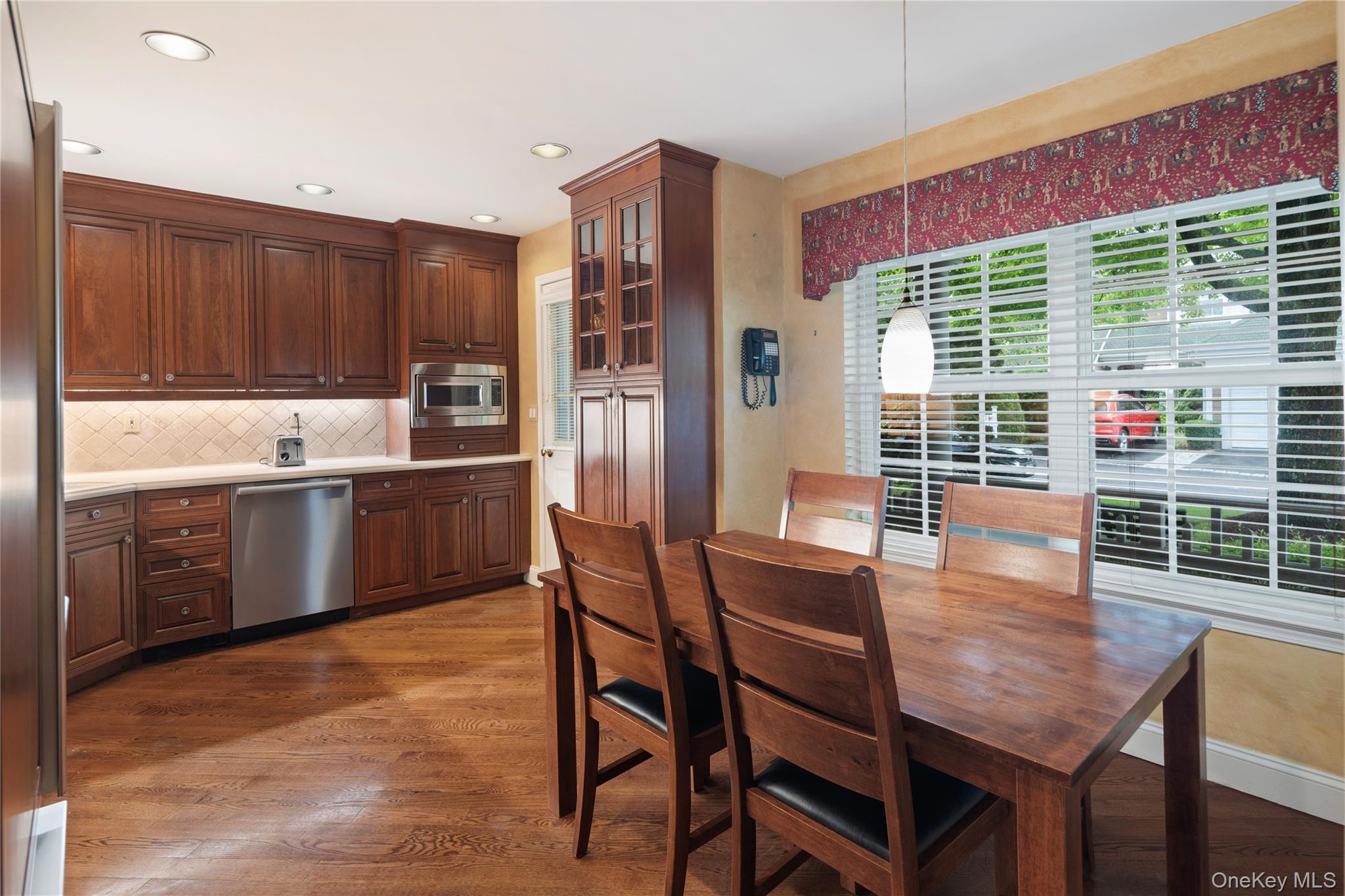 19 Winterberry Lane Property Photo 6