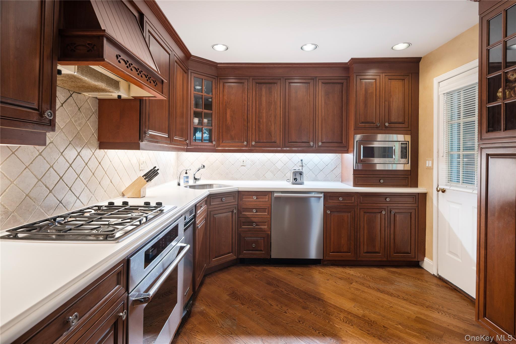 19 Winterberry Lane Property Photo 7