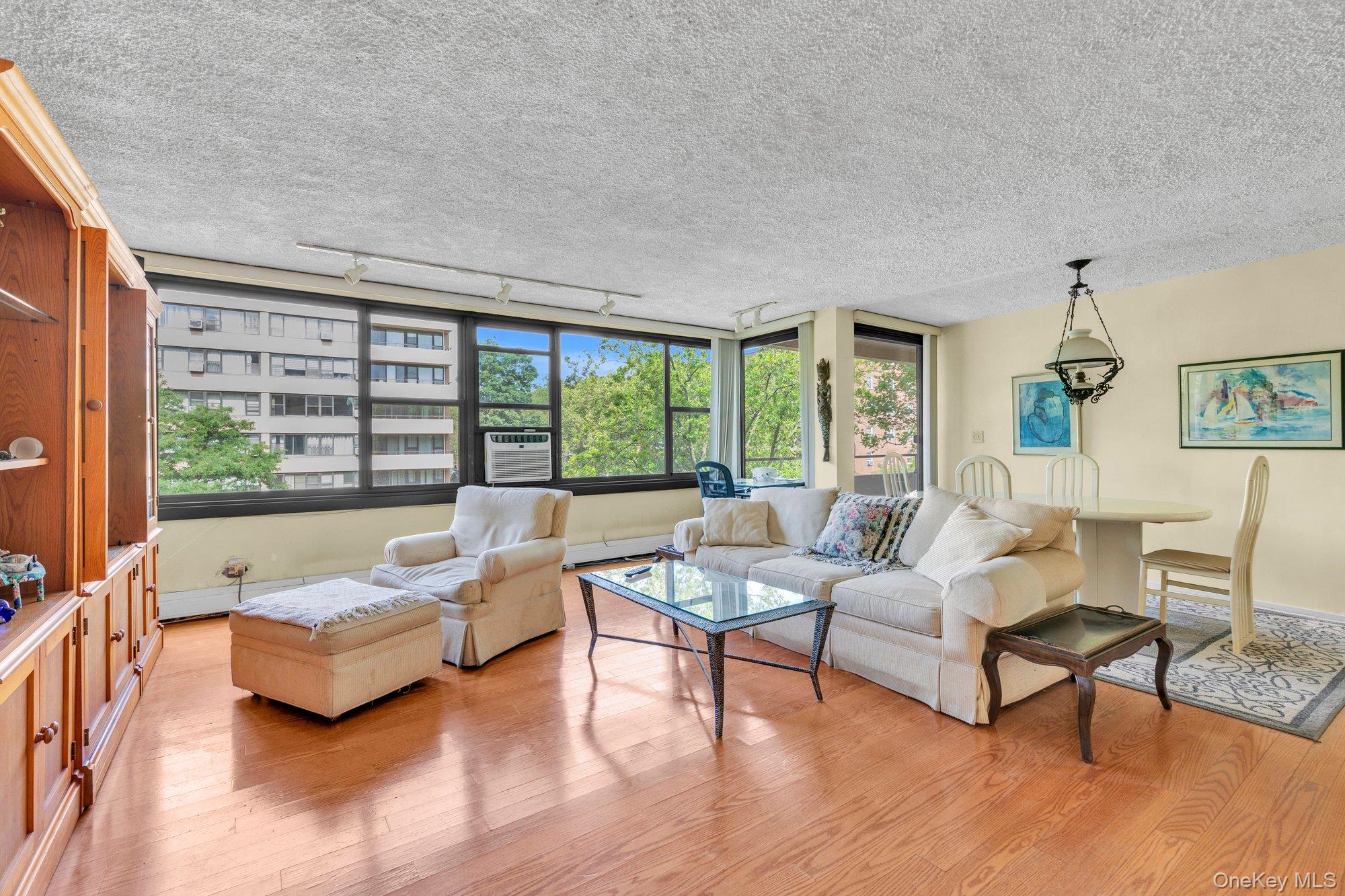 166-10 Powells Cove Boulevard 5D Property Photo 1