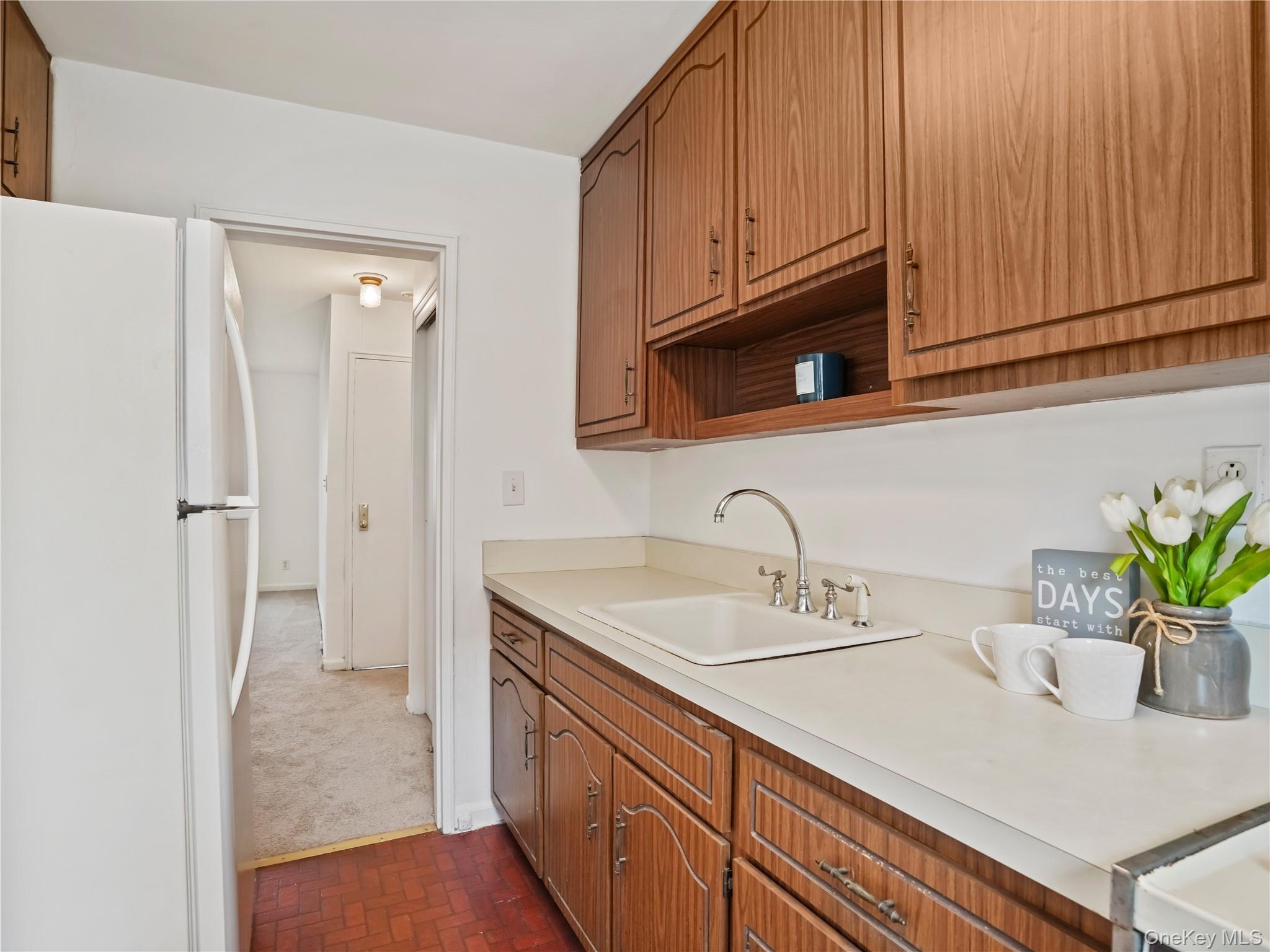 6 Dehaven Drive 1e Property Photo 8