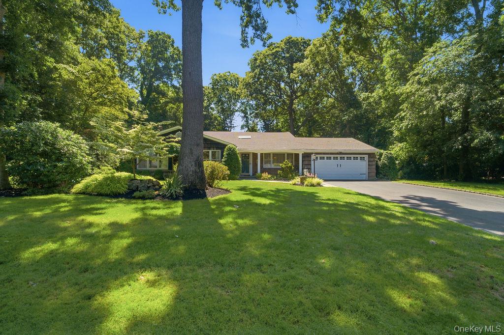 20 Oak Tree Drive Property Photo 2