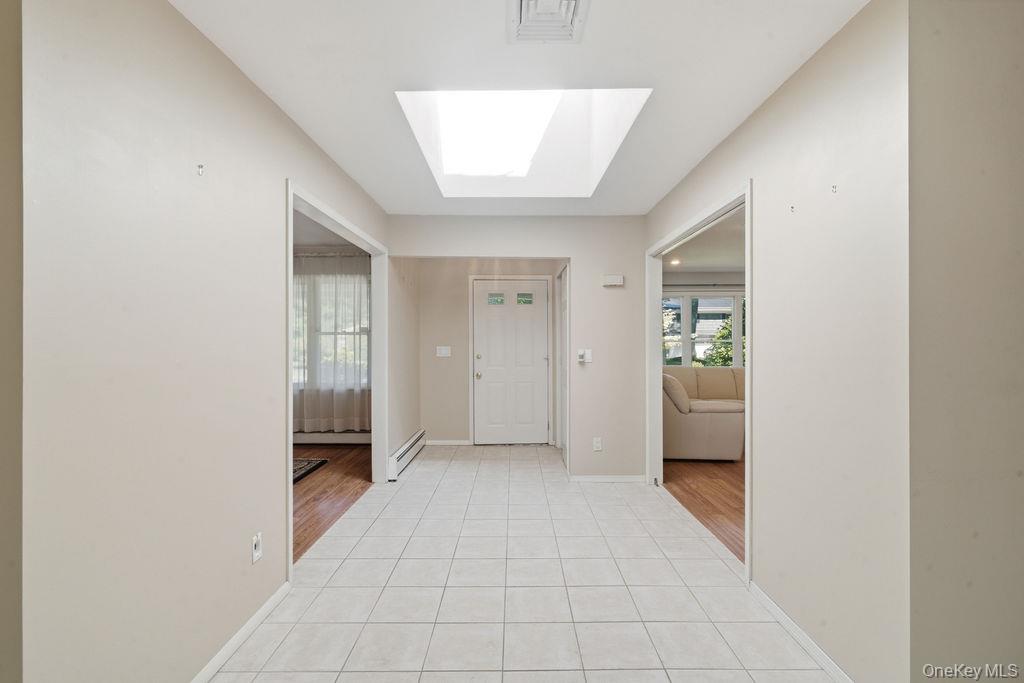 20 Oak Tree Drive Property Photo 5
