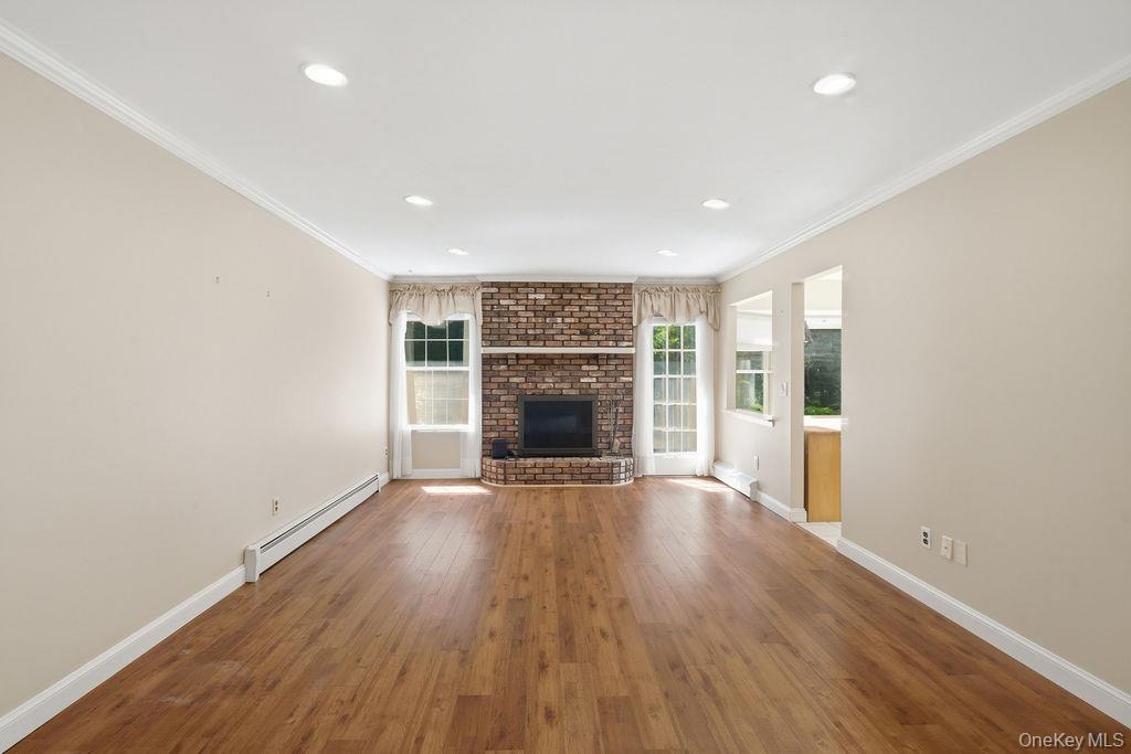 20 Oak Tree Drive Property Photo 8
