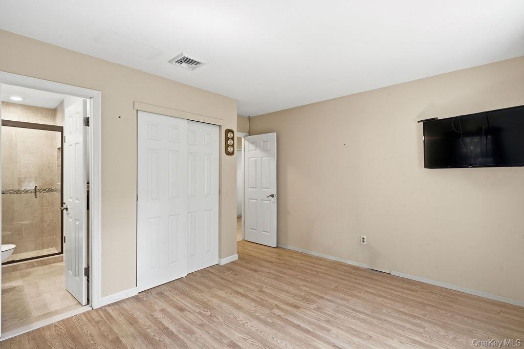 20 Oak Tree Drive Property Photo 15