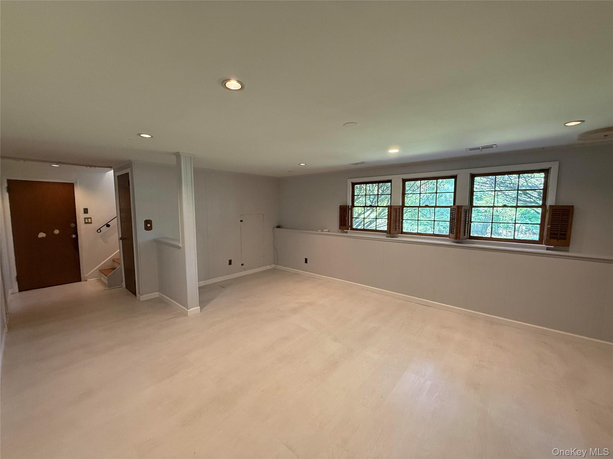 58 Quakerbridge Road Property Photo 4